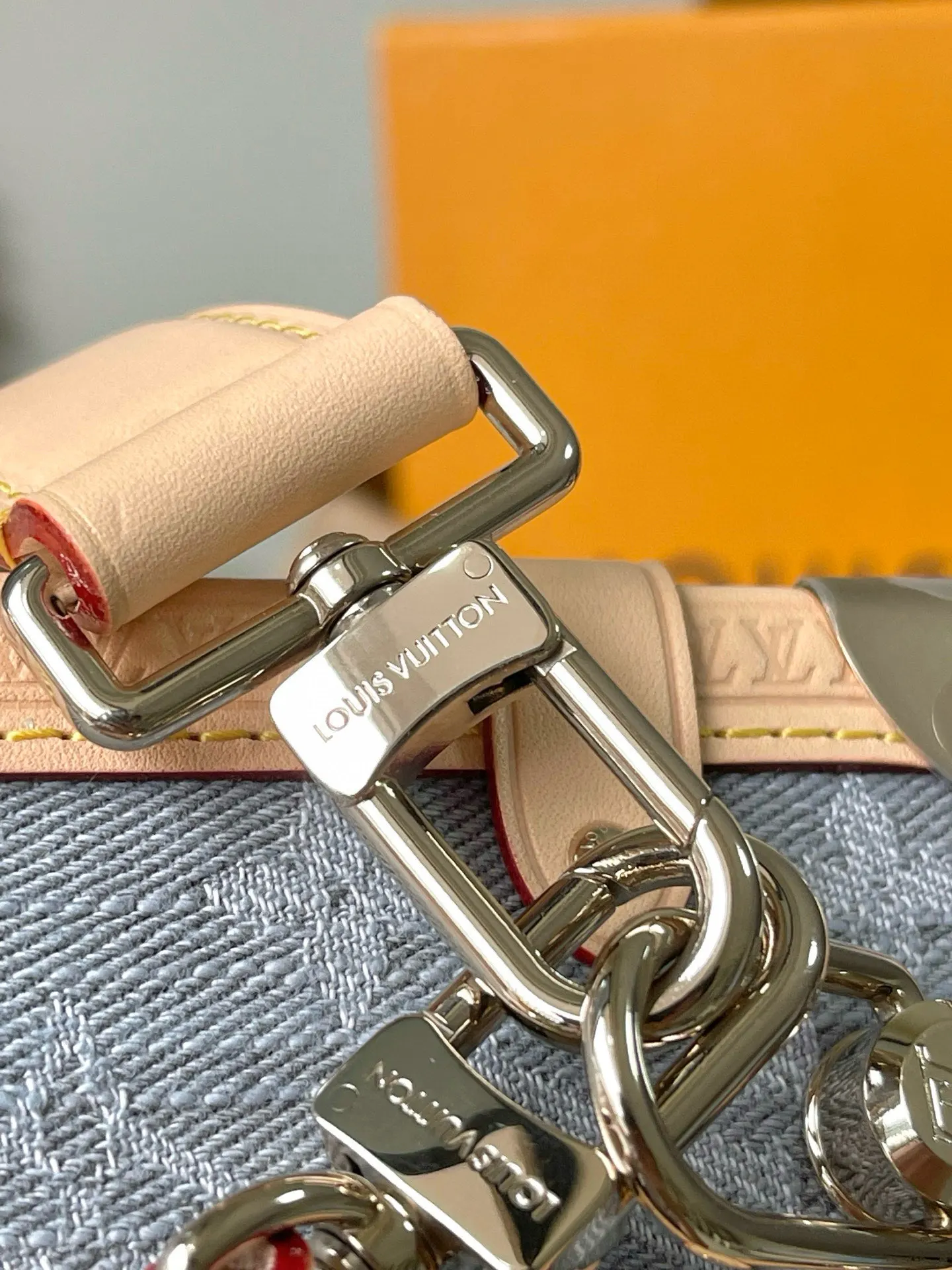 Louis Vuitton Suitcase Travel Lightweight