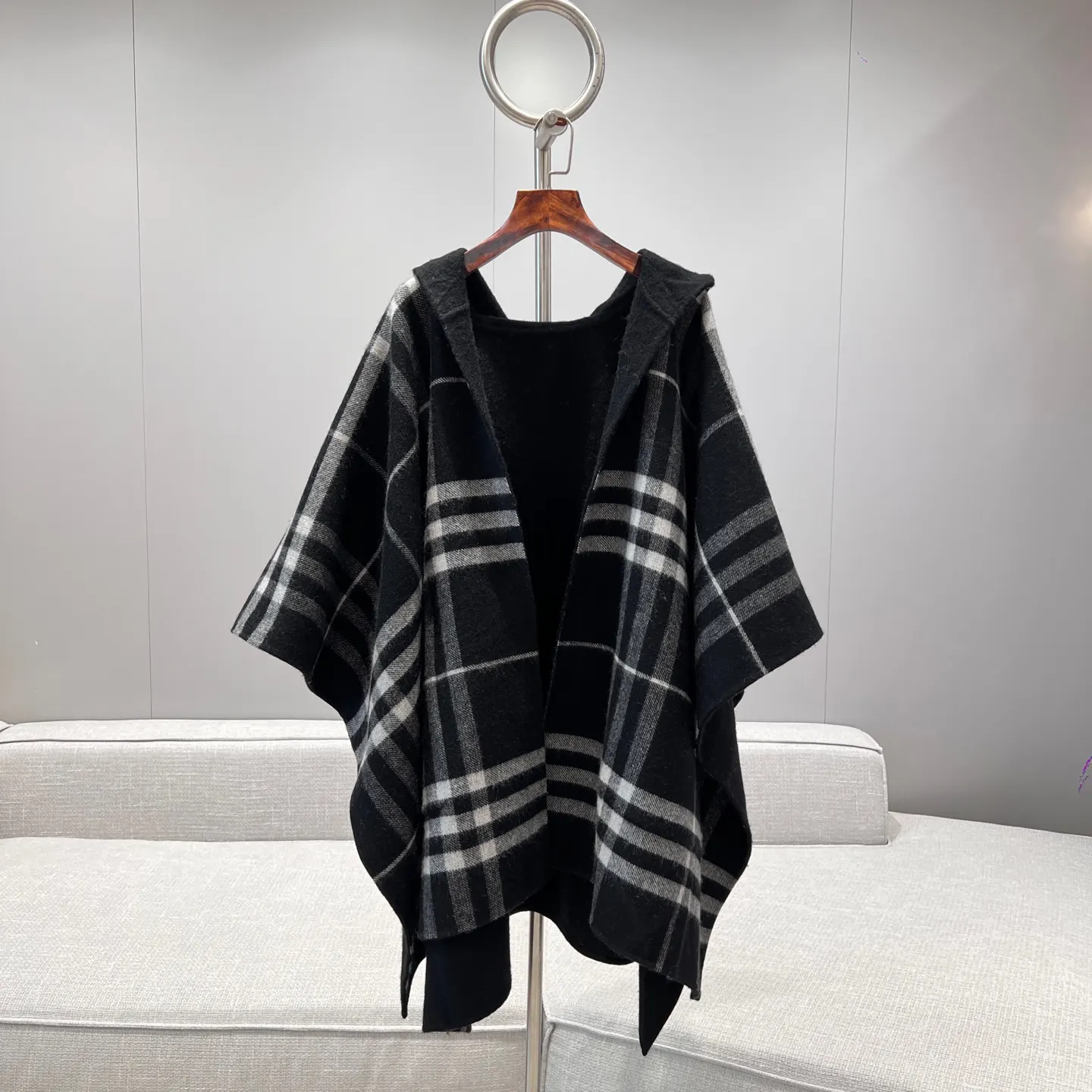Burberry 黑色 羊绒 格纹 马术 帽子 日常造型款