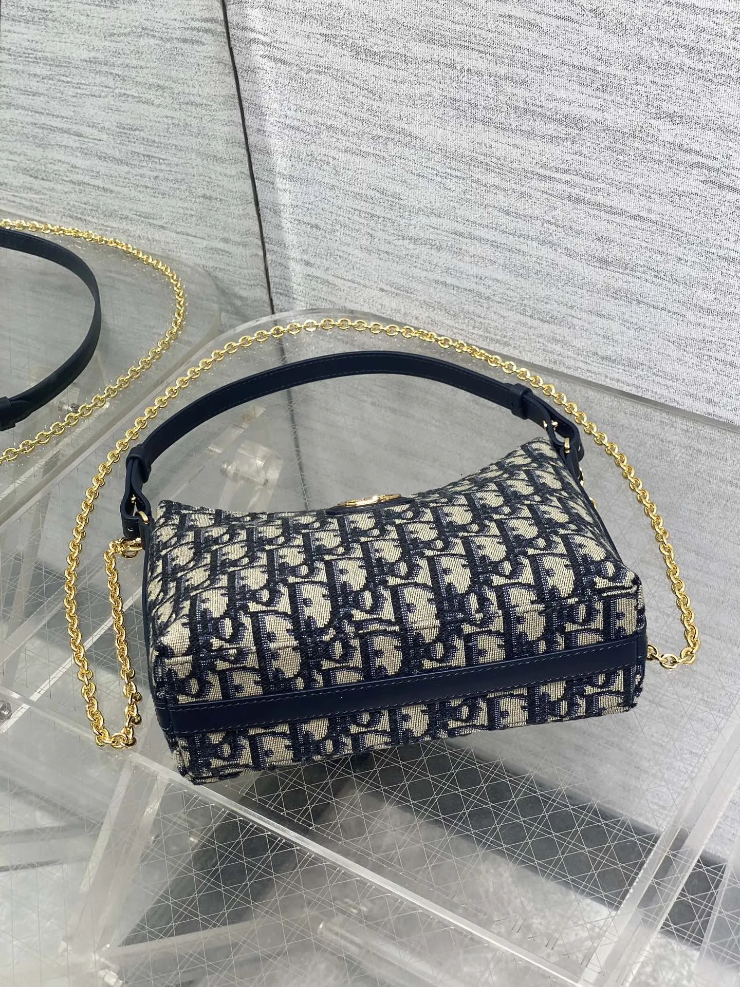 Dior 秋冬系列Miss 單肩水饺包 采用經典Oblique 手拿包 精致手拿款