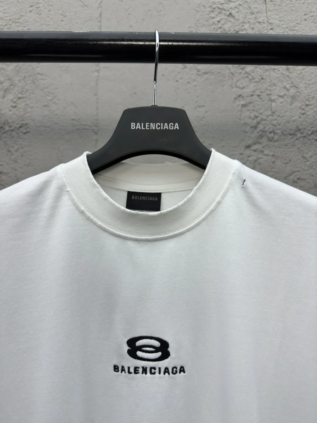 Balenciaga 純棉 Logo 短袖T恤 宽松休閒(數字3) Balenciaga 純棉 Logo 短袖T恤 宽松休閒(數字3)