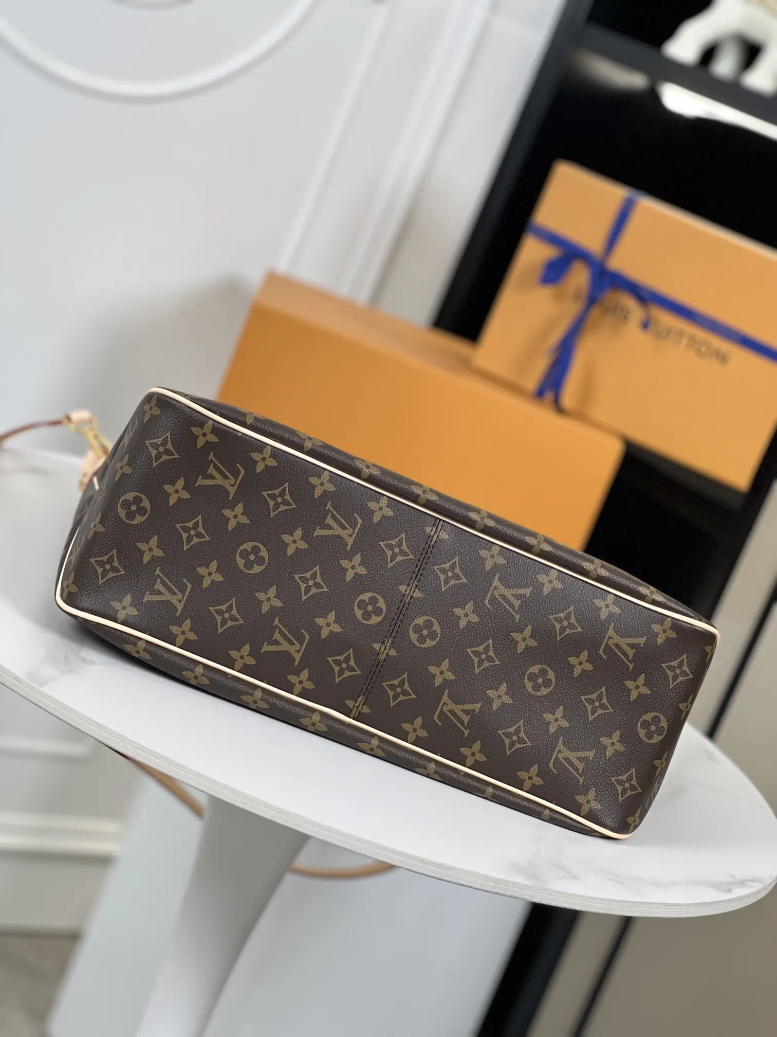 Louis Vuitton Monogram Tote Bag