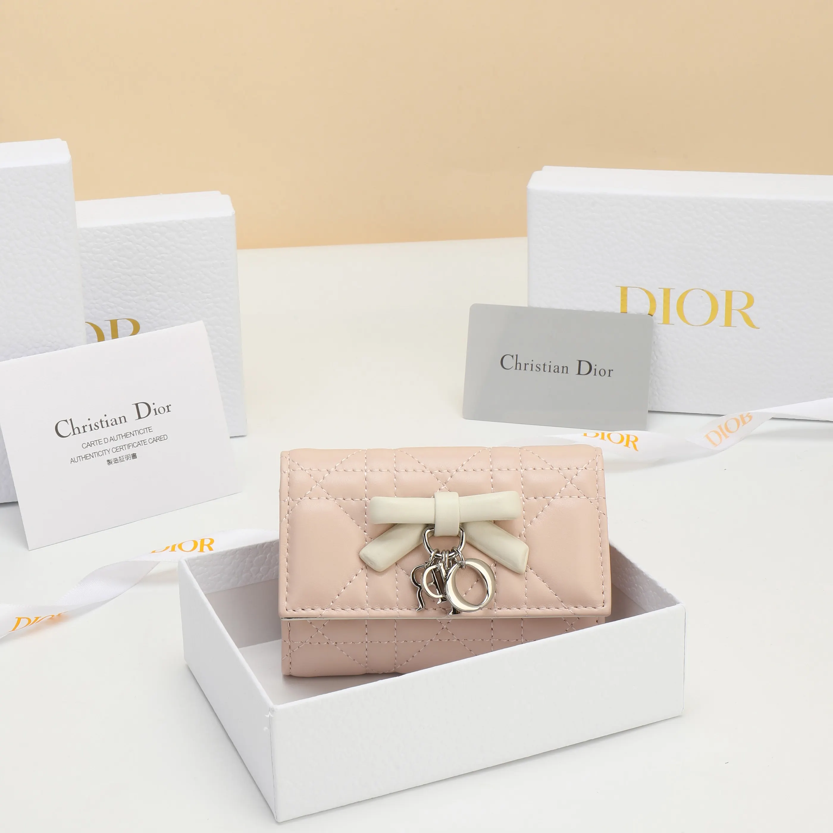 Dior Lady Dior 白色 皮革 钱包