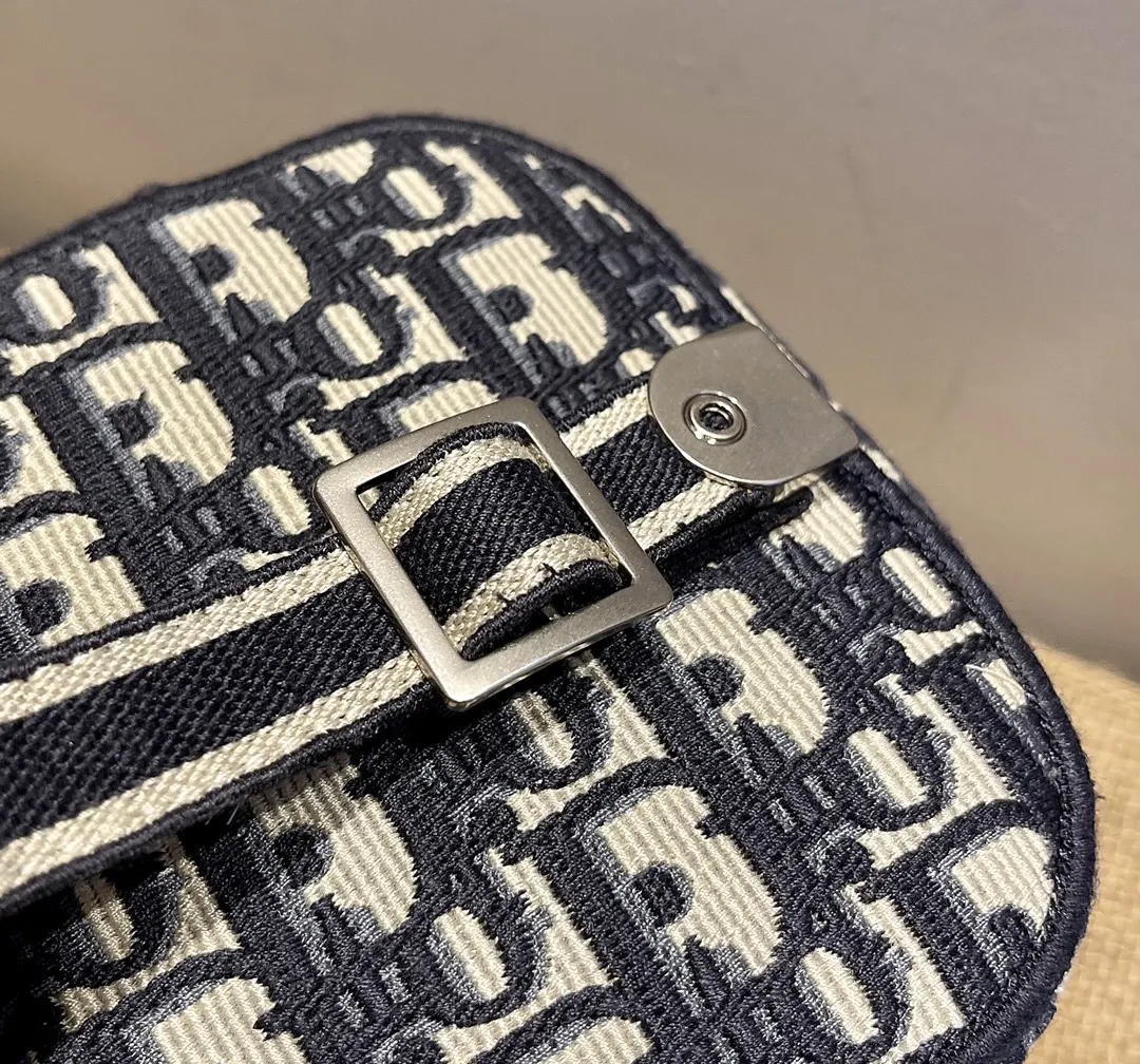 Dior DI OR 最火化妝包 可以放 多的东 便携收納款