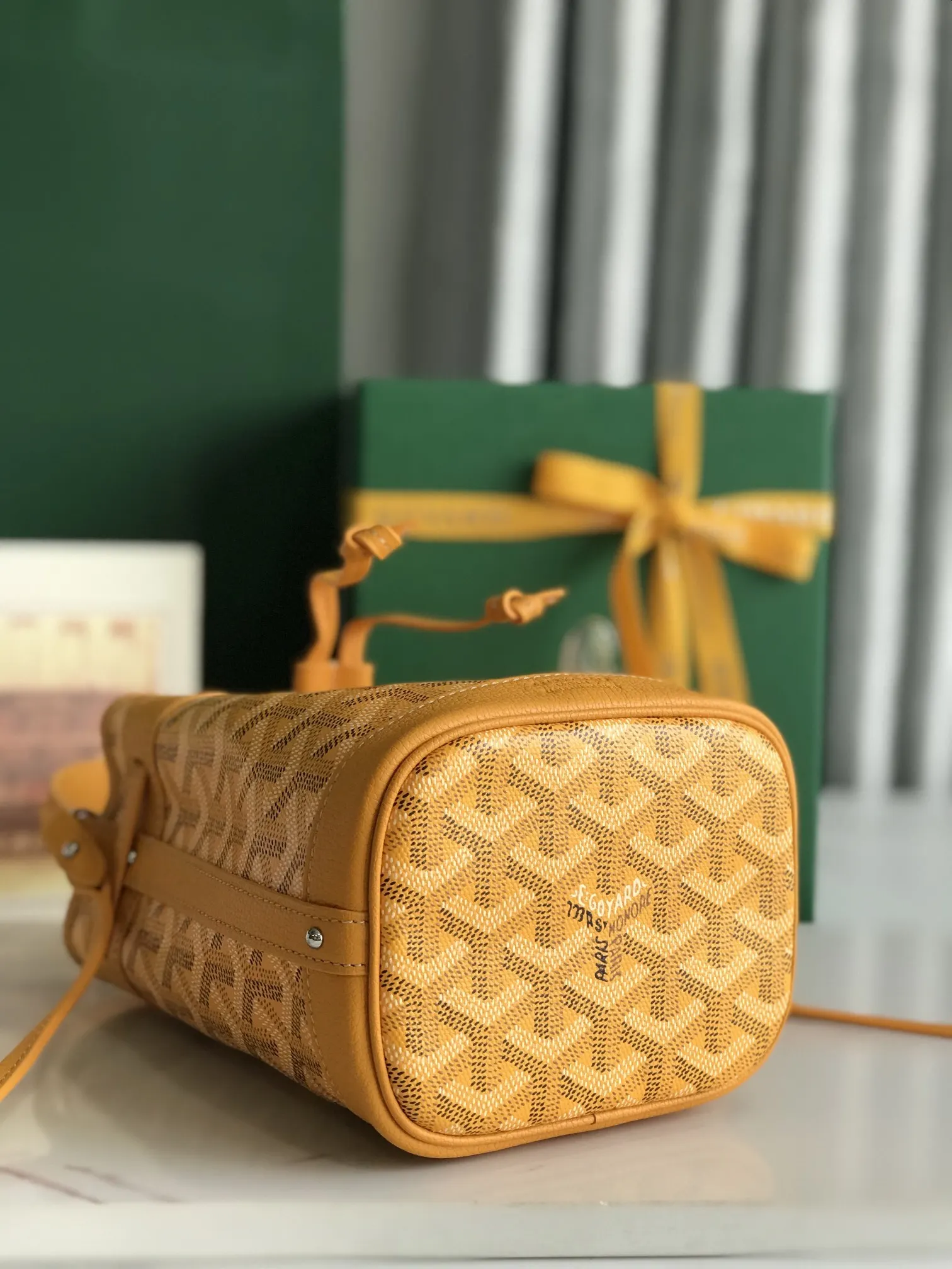 Goyard 皮革 × ×鼎鼎戈雅 水桶包 休闲水桶款