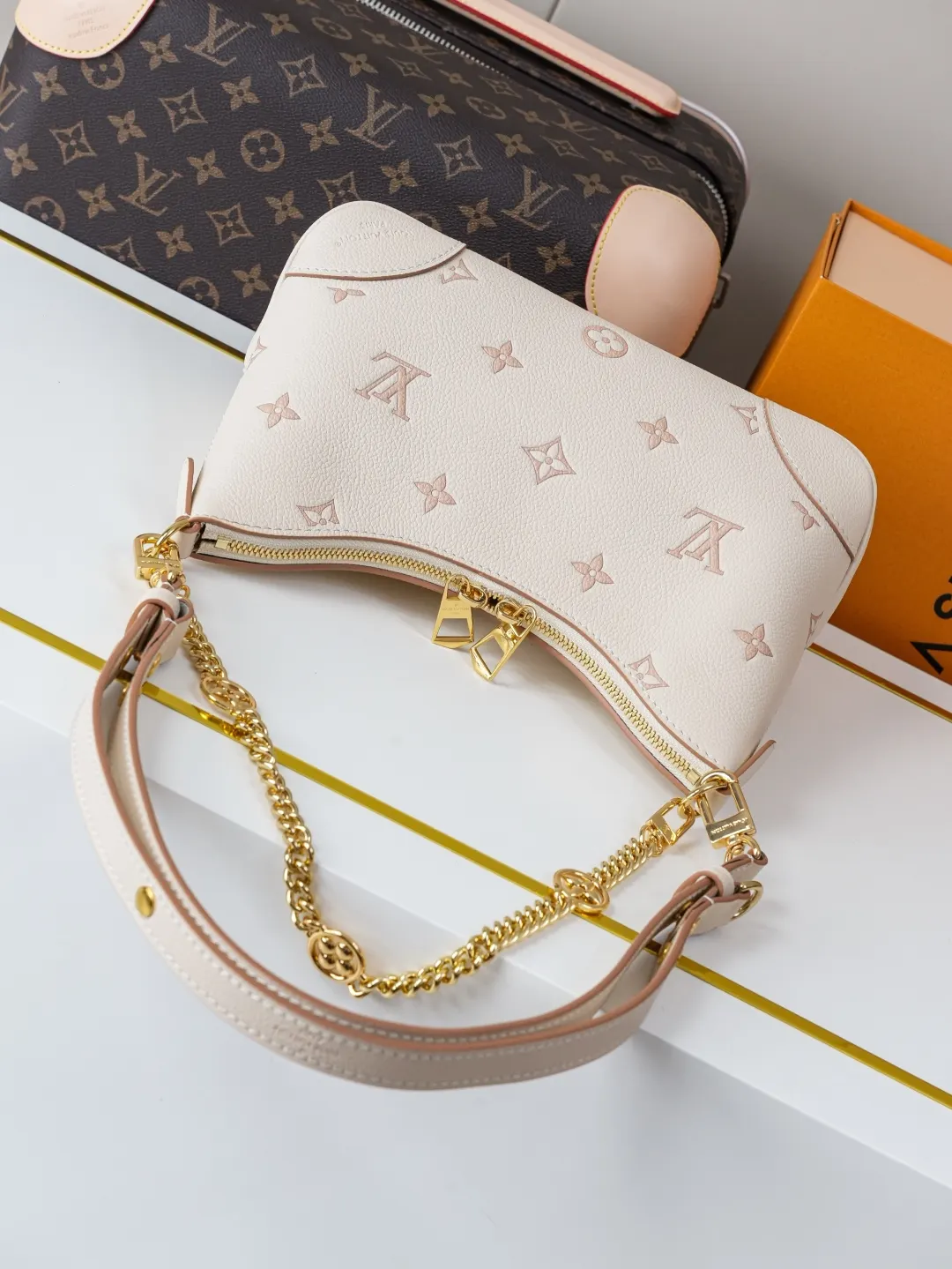 Louis Vuitton Chain Bag Leather