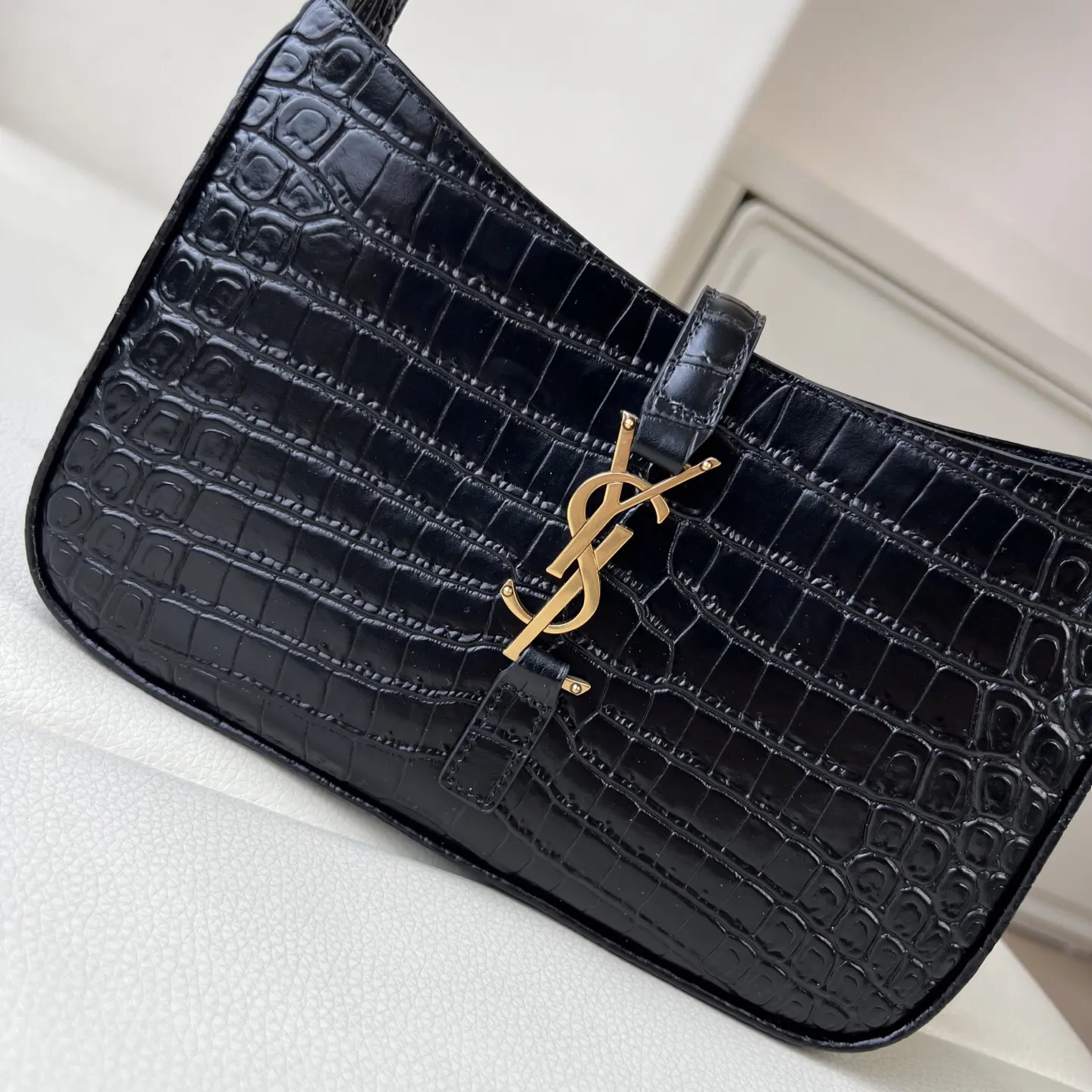 YSL Le à 牛皮 腋下包 復古腋下背款