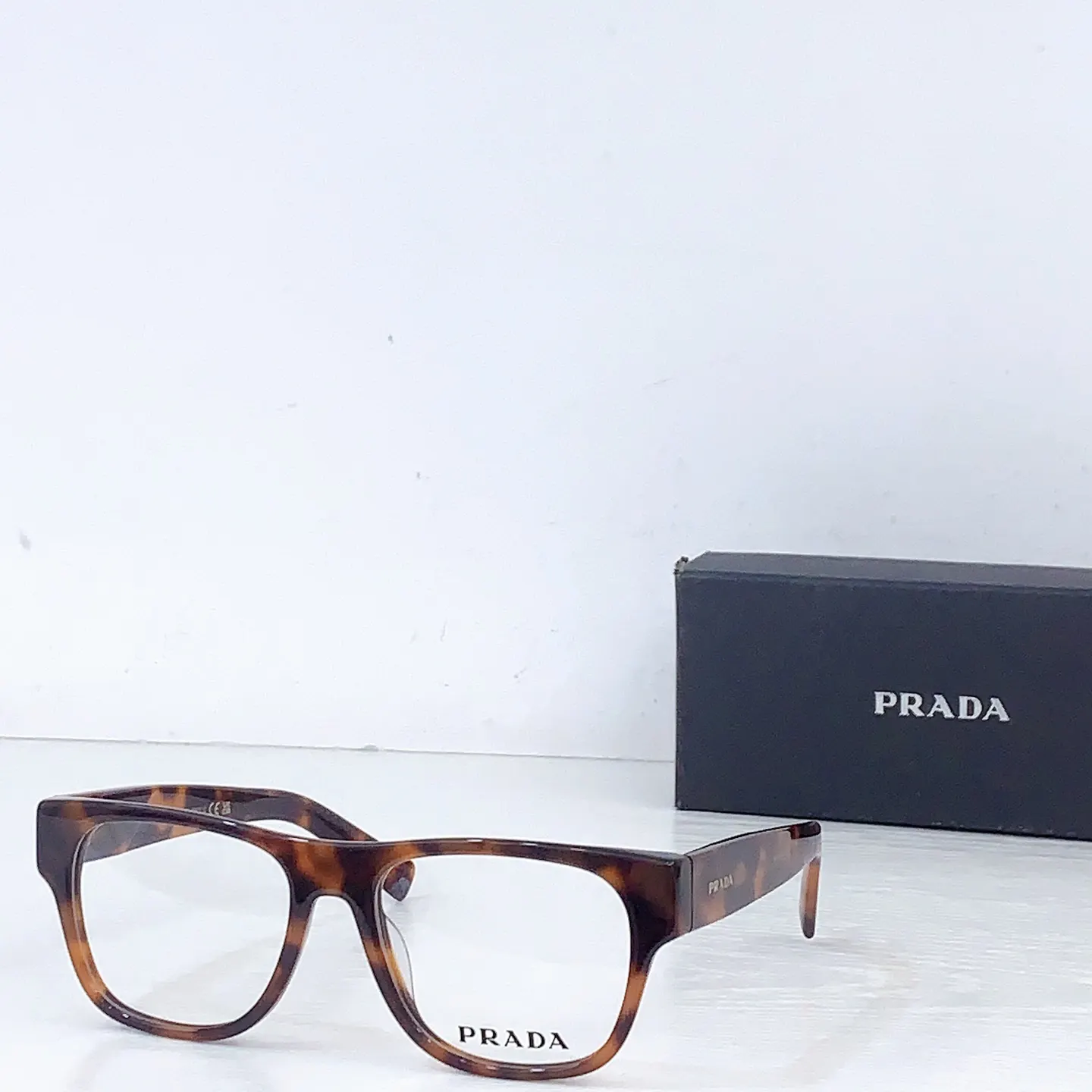 PRADA PR D07V 太阳眼镜 时尚遮阳款