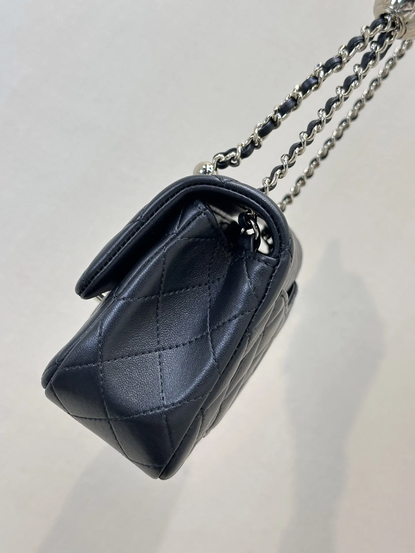 Chanel 菱格纹牛皮翻盖链条包 单肩斜挎 复古