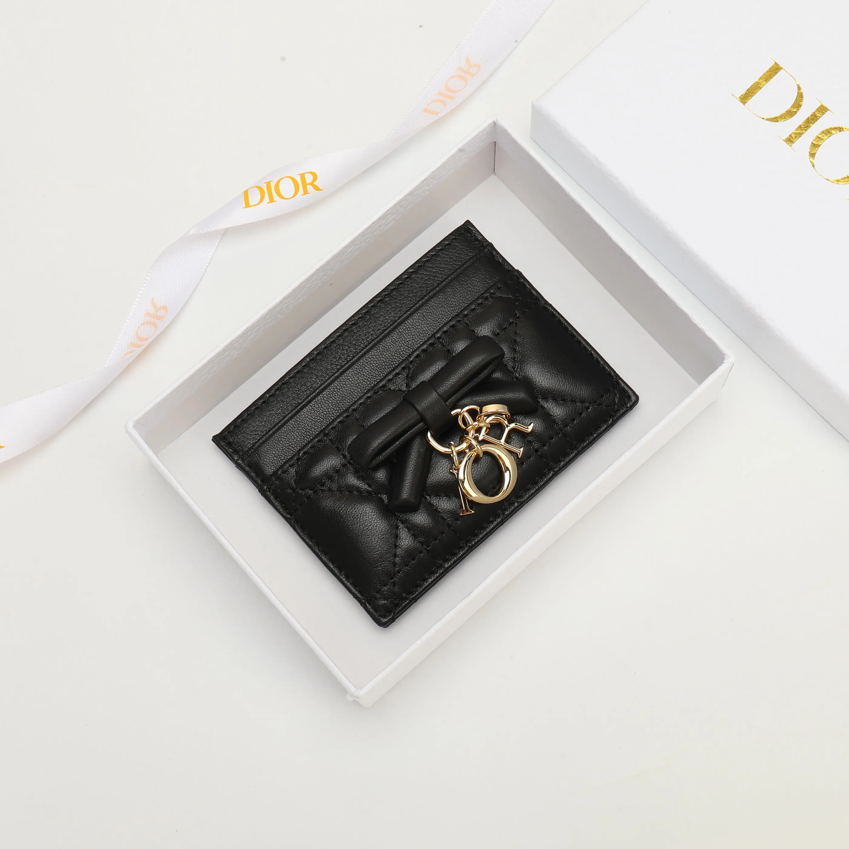 Dior Lady Dior Lady 黑色羊皮卡夹 精致配饰 复古