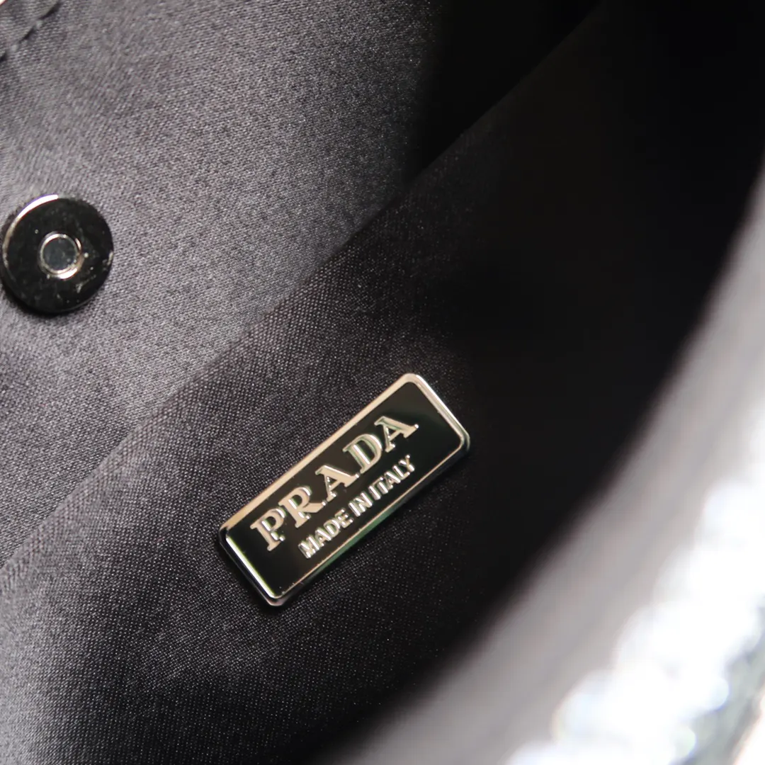 PRADA 1BC169 牛皮 腋下包 日常通勤款
