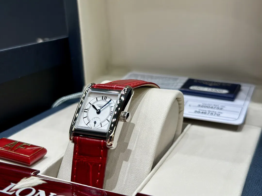 Longines 专为精致优雅的当代魅力女性打造 手錶 經典腕表款
