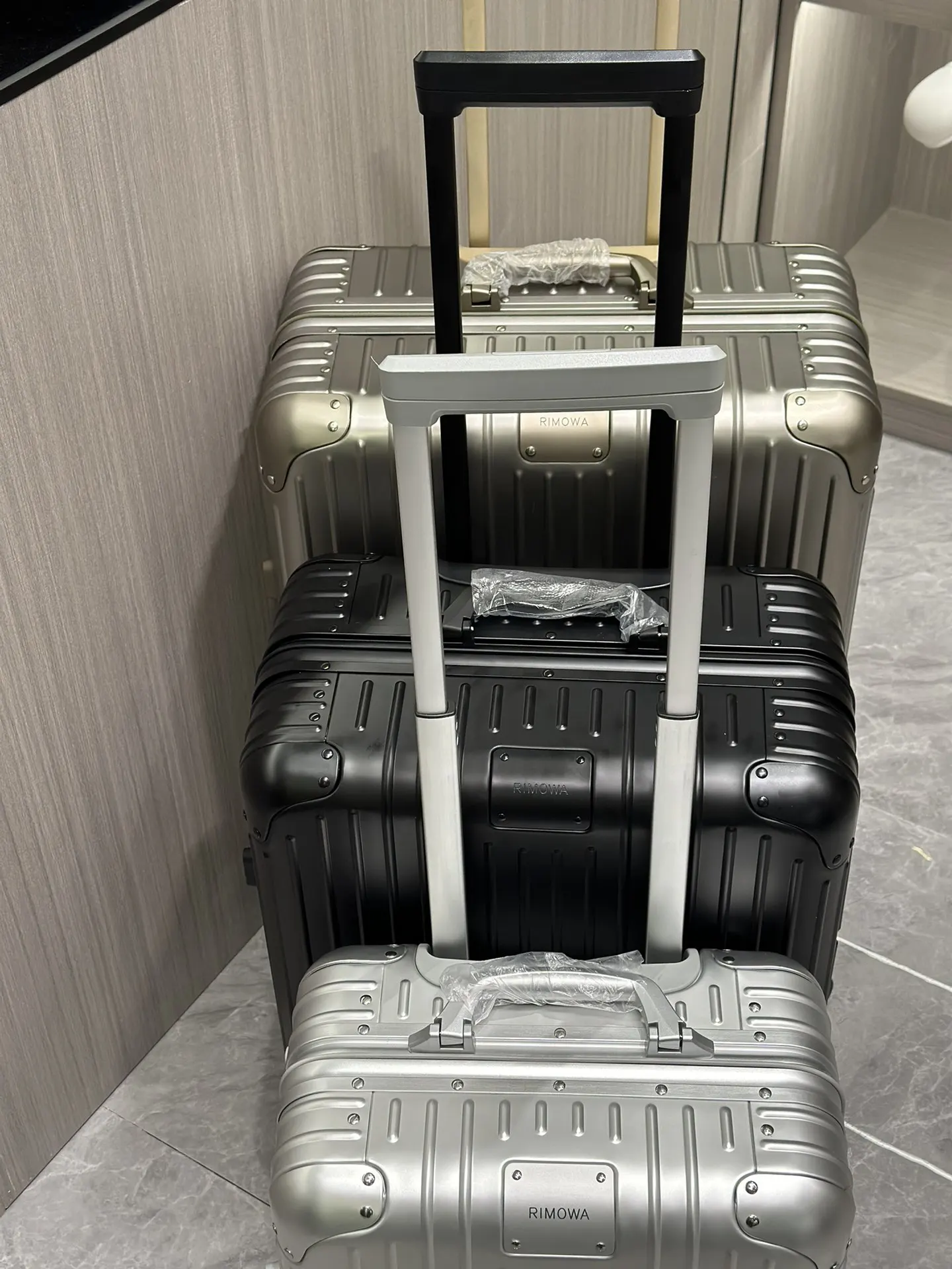 Rimowa Suitcase Travel Lightweight Classic