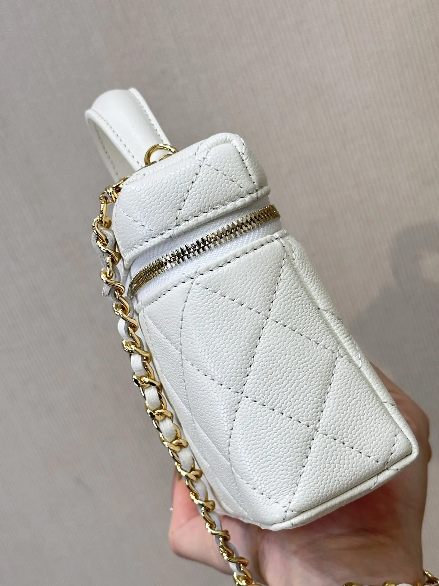 Chanel Cowhide Chain Bag Shoulder and Crossbody Wear
