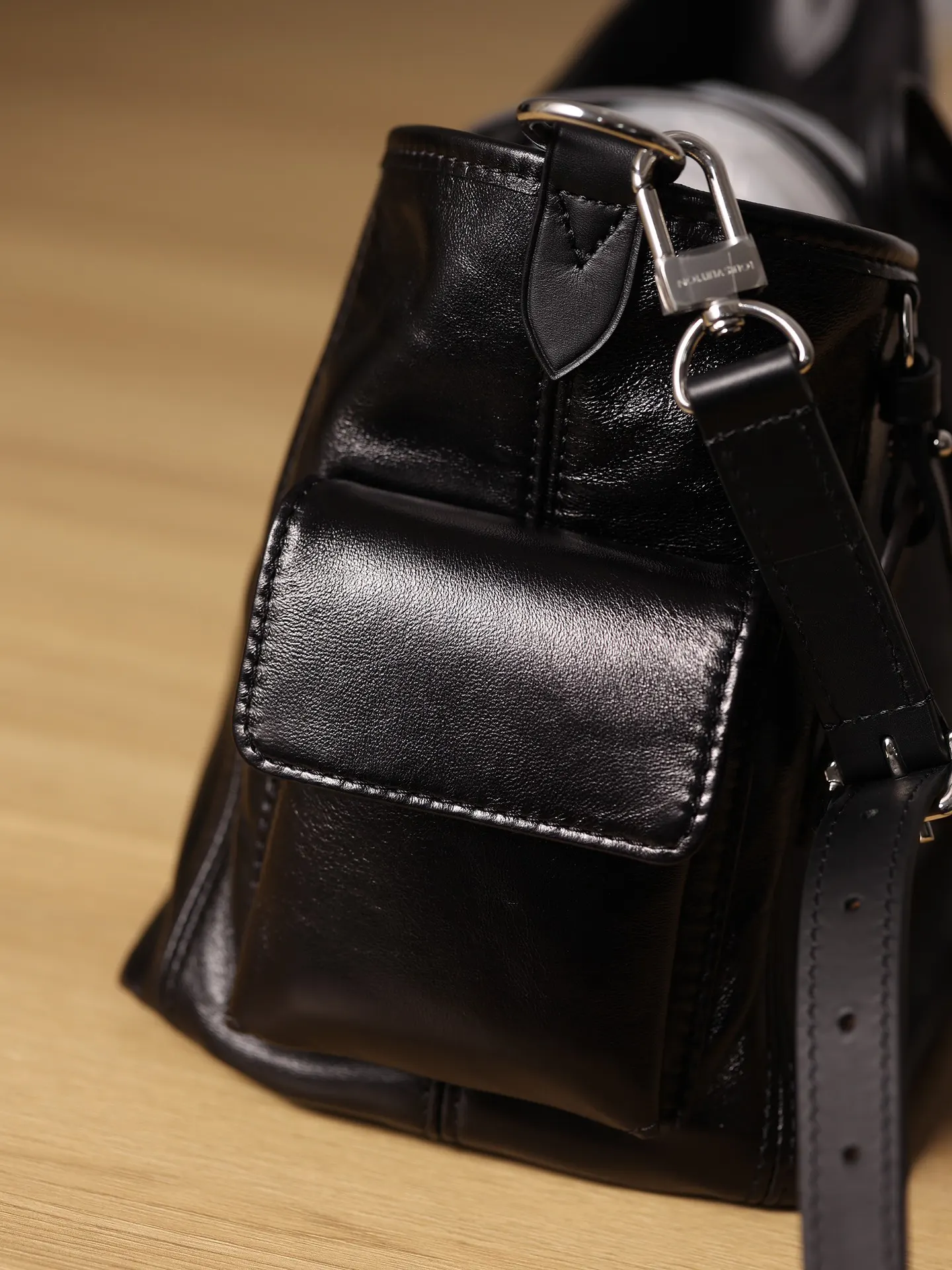 CarryAll 羊皮 水桶包 休閒水桶款