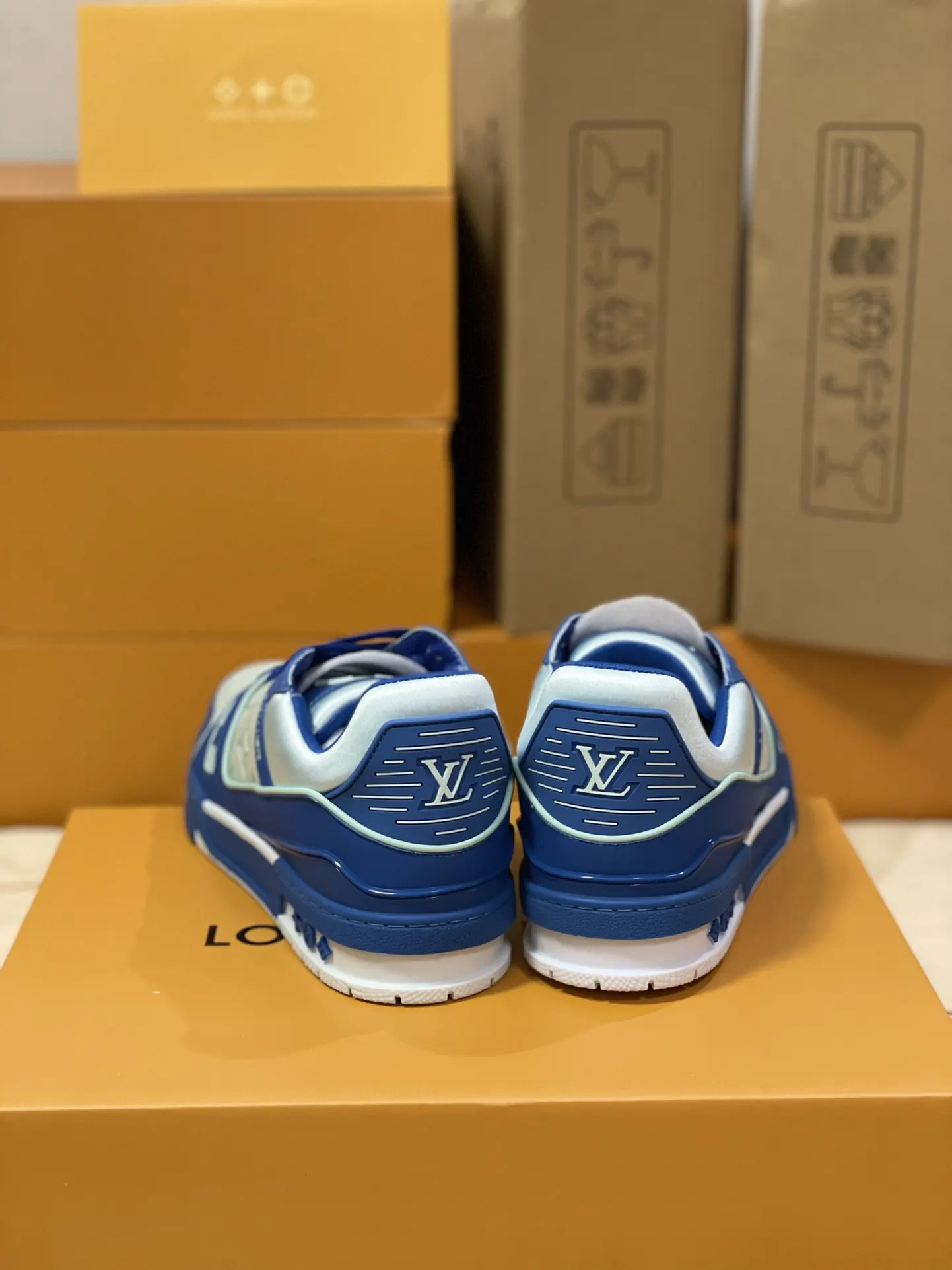 Louis Vuitton 运动鞋