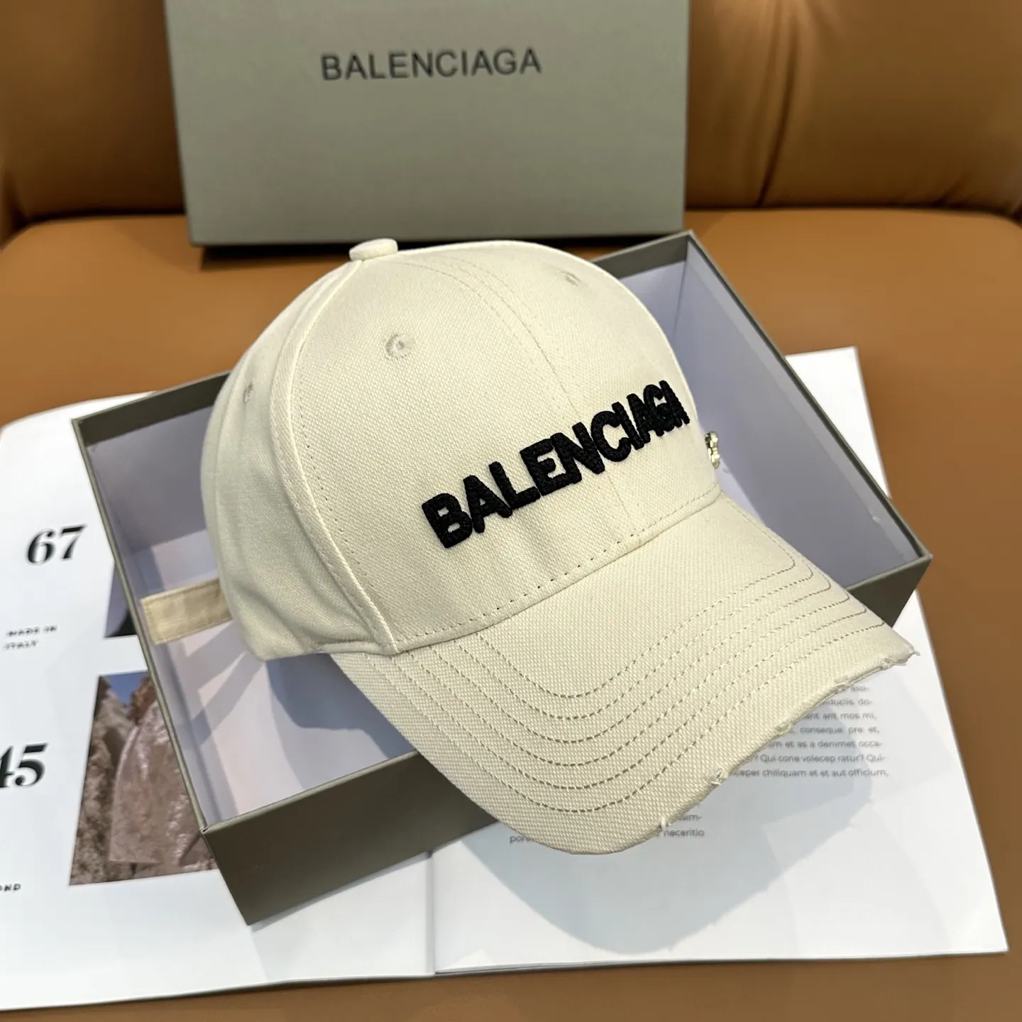 Balenciaga 棒球帽 精致搭配