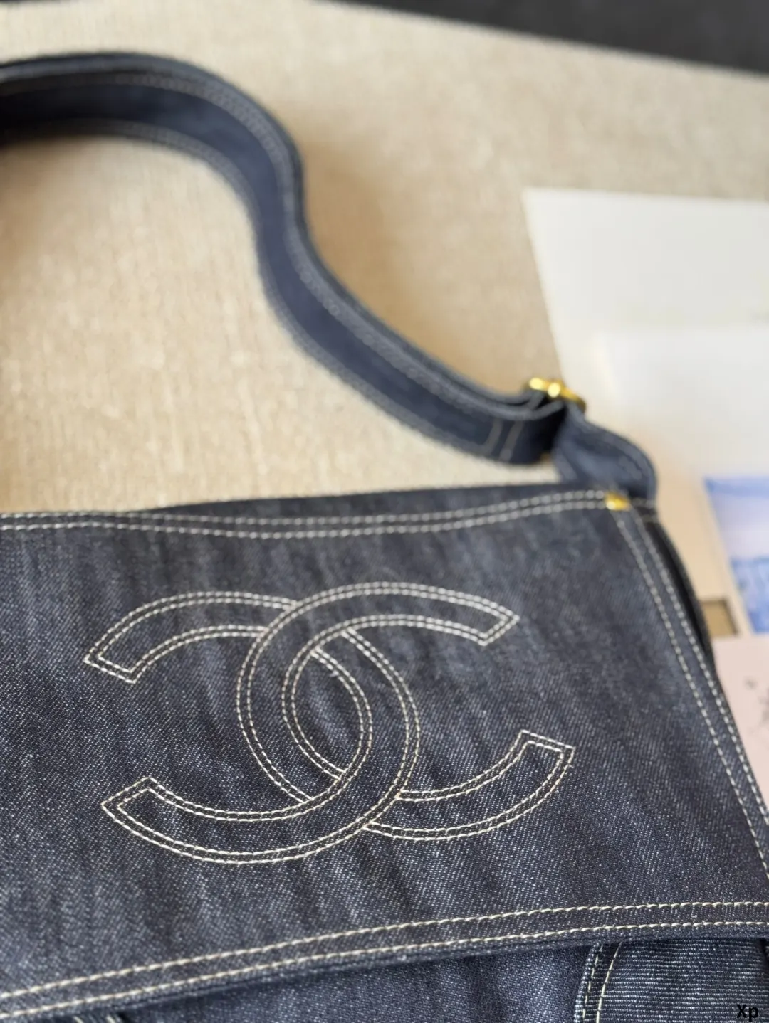 CHANEL 牛仔 牛啊牛啊还得是牛仔 牛仔是很随性又很好用的一 斜背包 輕便斜挎款