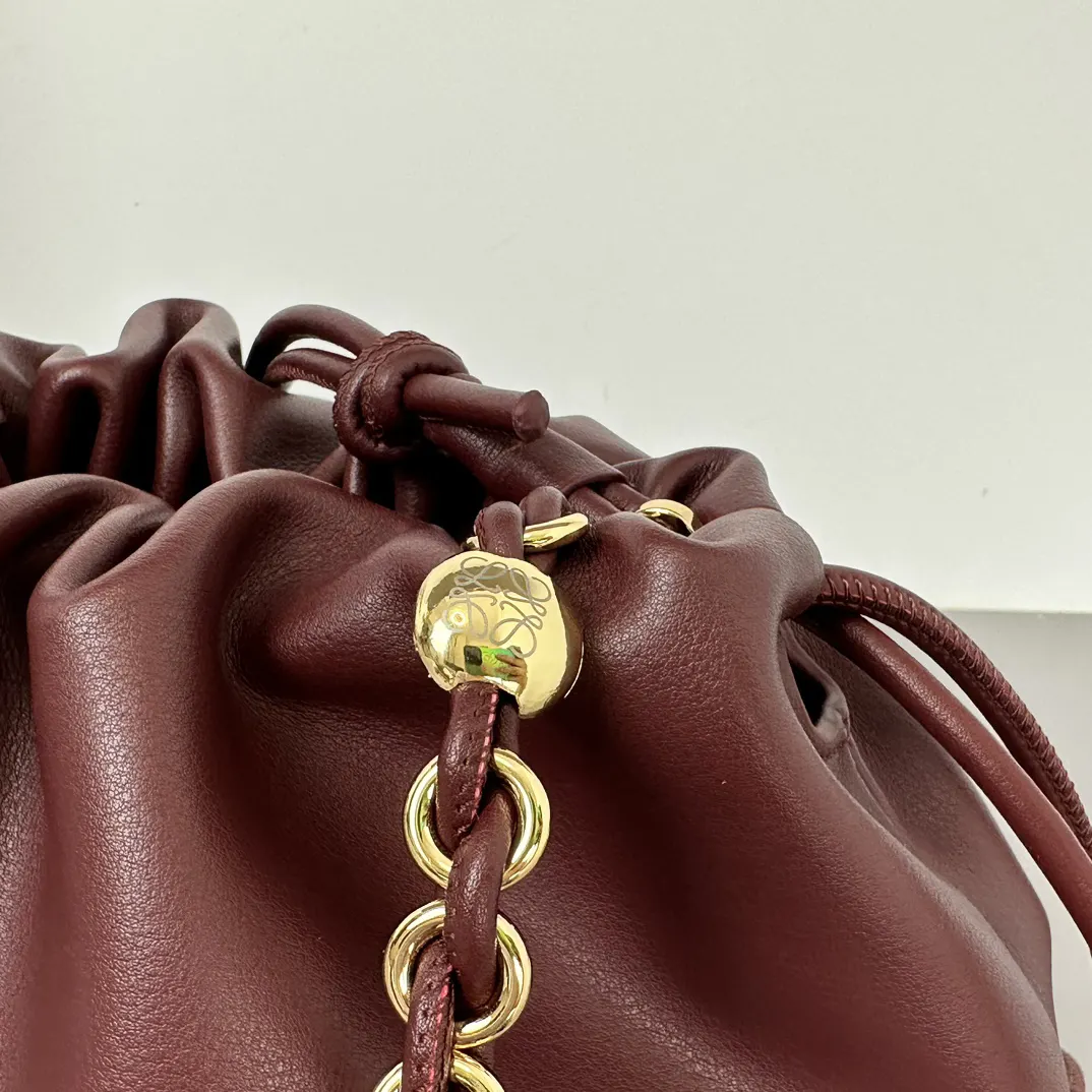 羊皮 LO℮w℮ Flamenco Purse 福 链条包 精致链条款