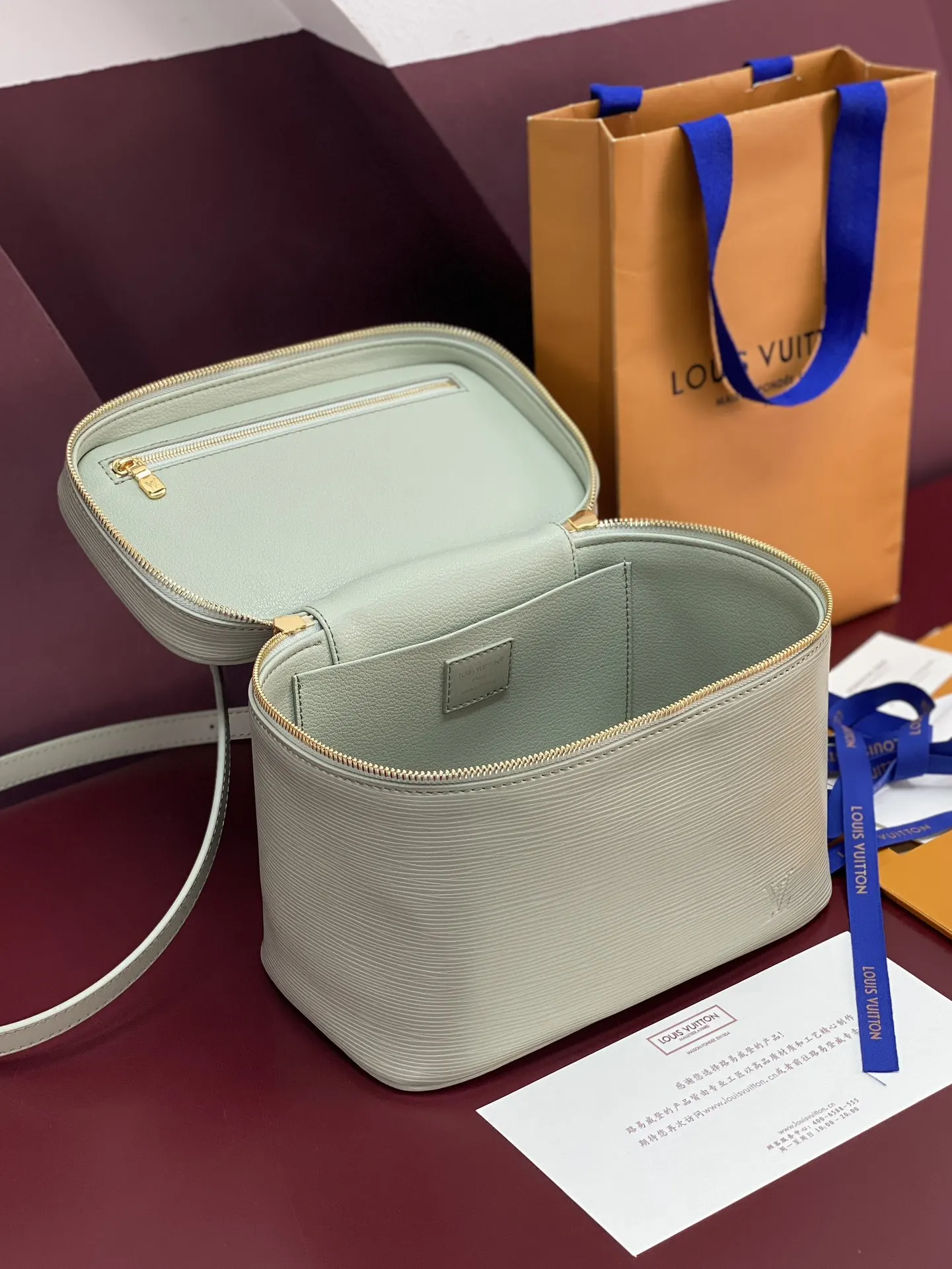LV 綠色 皮革 化妝包 便携收納款