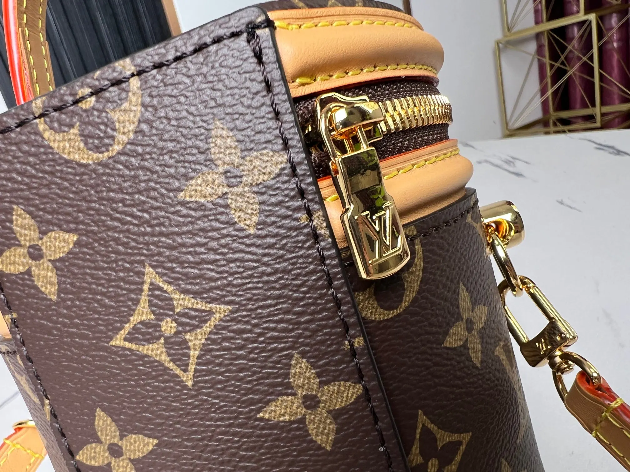 LV 老花 帆布 化妝包 便携收納款(數字9) LV 老花 帆布 化妝包 便携收納款(數字9)