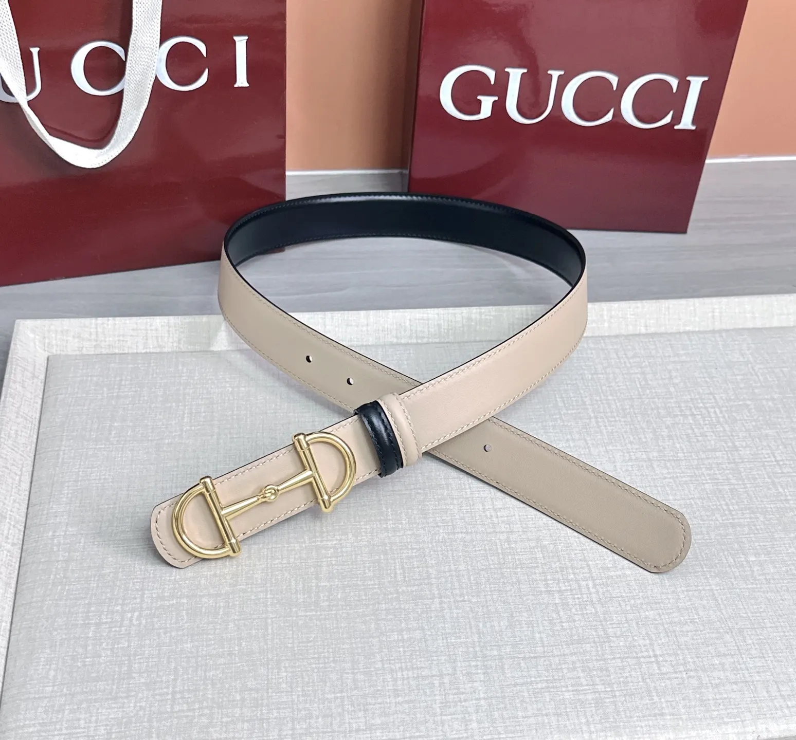 Gucci 双G扣牛皮腰带