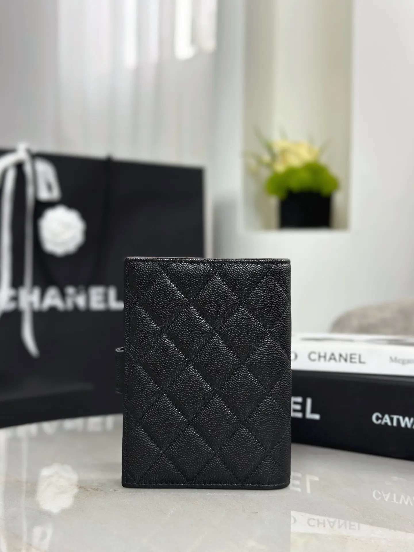 CHANEL 黑色荔枝纹牛皮翻盖链条包 单肩款