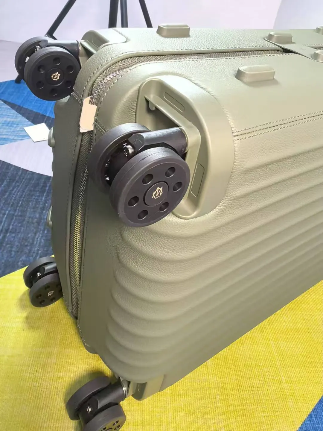 綠色 牛皮 玫瑰 Rimowa全牛皮款 distinct系 行李箱 旅行拉杆款 輕便出行款