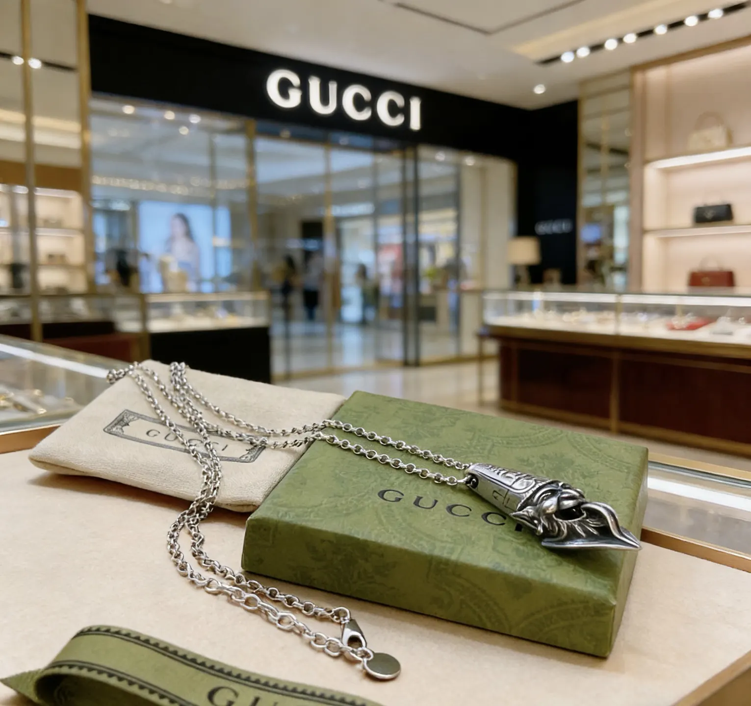 Gucci 链条包 单肩斜挎