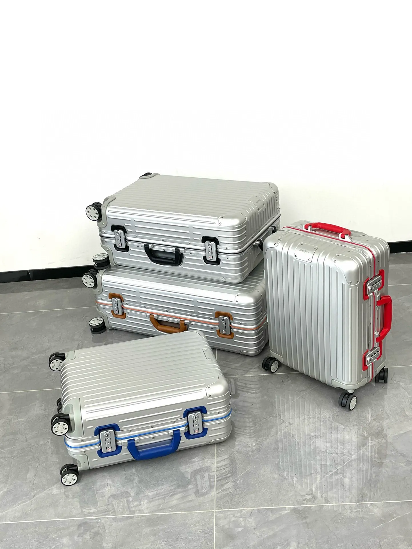 色款式 行李箱 旅行拉杆款 轻便出行款