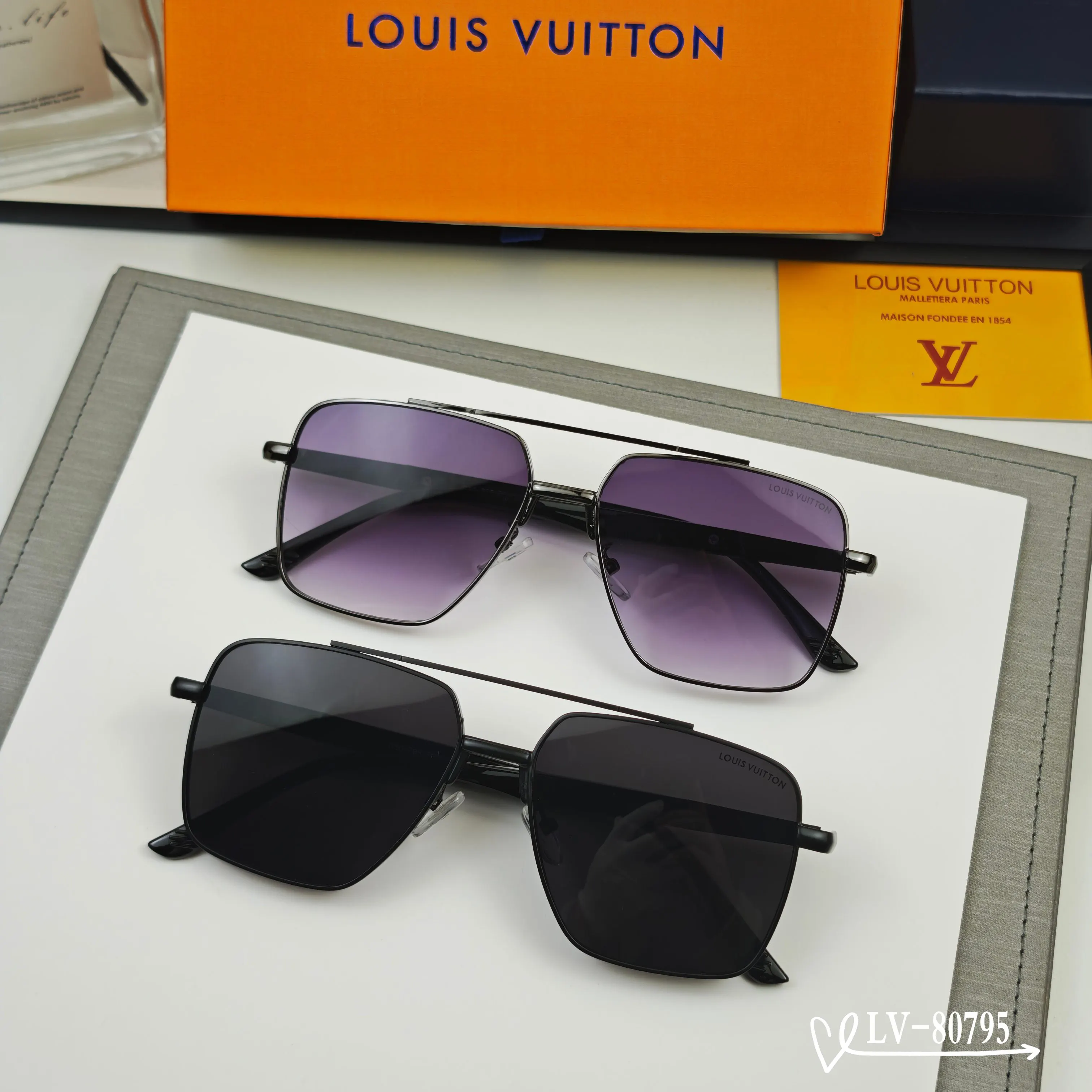 Louis Vuitton Fashion Item Fashion