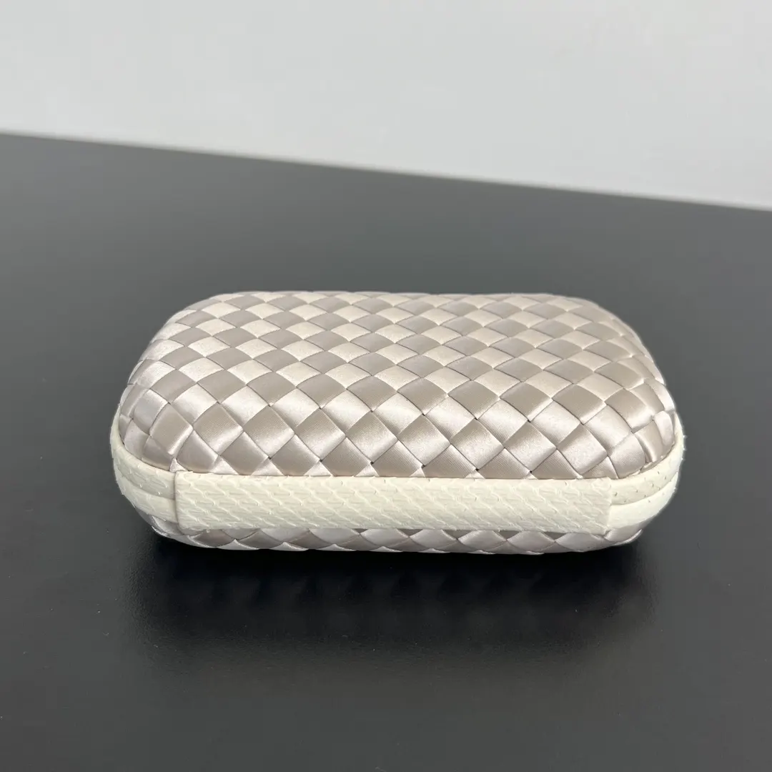Bottega Veneta 化妝包 便携收納款