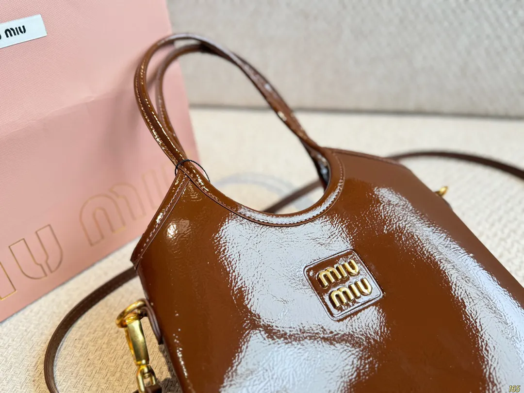 Miu miumiu 美式复古神仙迷你托特包 字母 大容量托特款