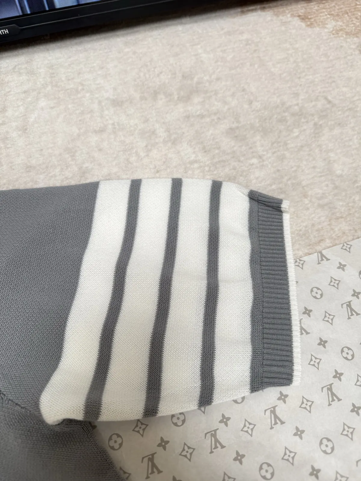 Thom Browne 灰色 Polo衫 日常百搭款