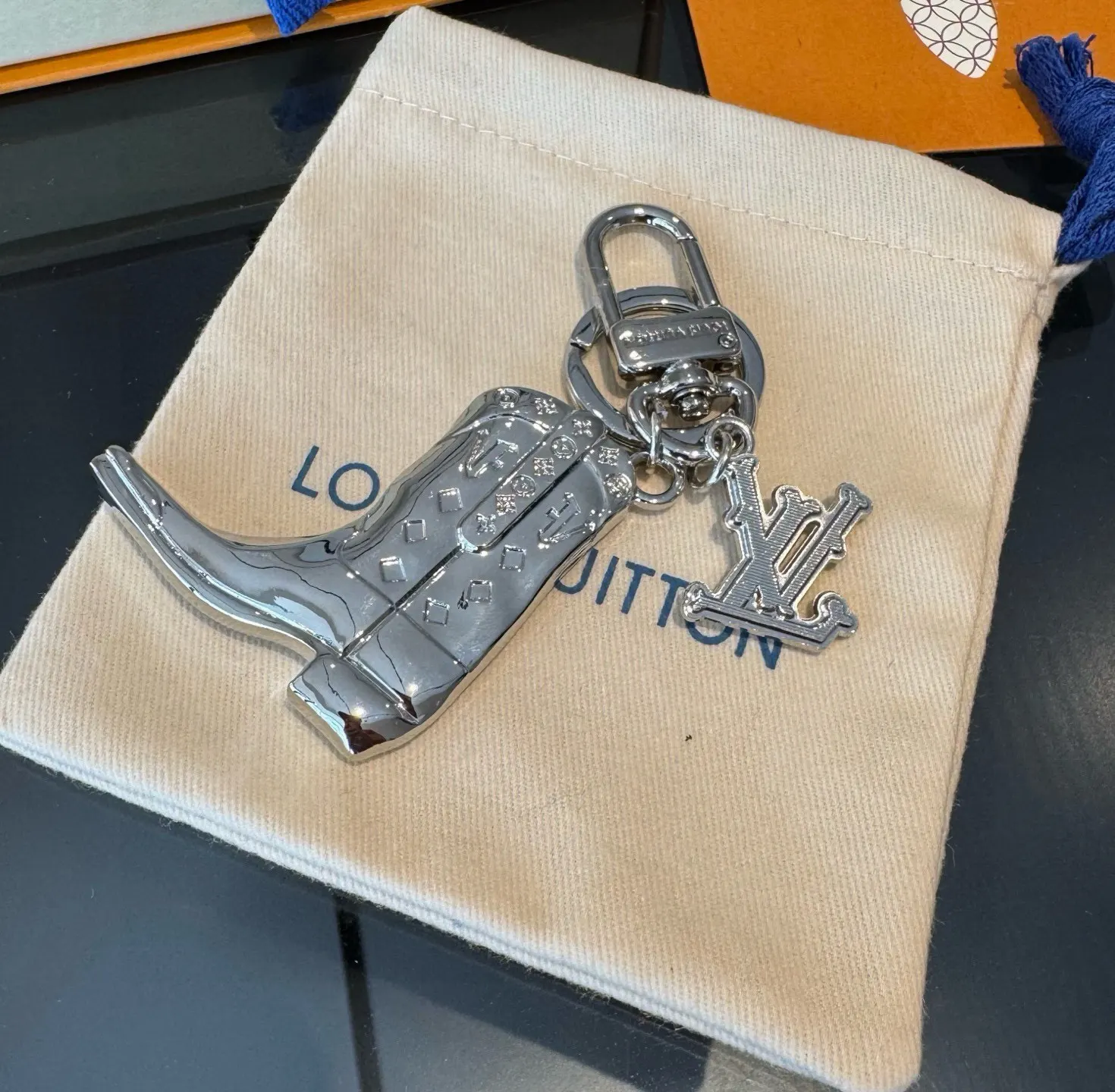 LV 蓝色毛绒玩偶钥匙扣 趣味挂件款｜ORBUYBAG 岚奢包高端时尚精品
