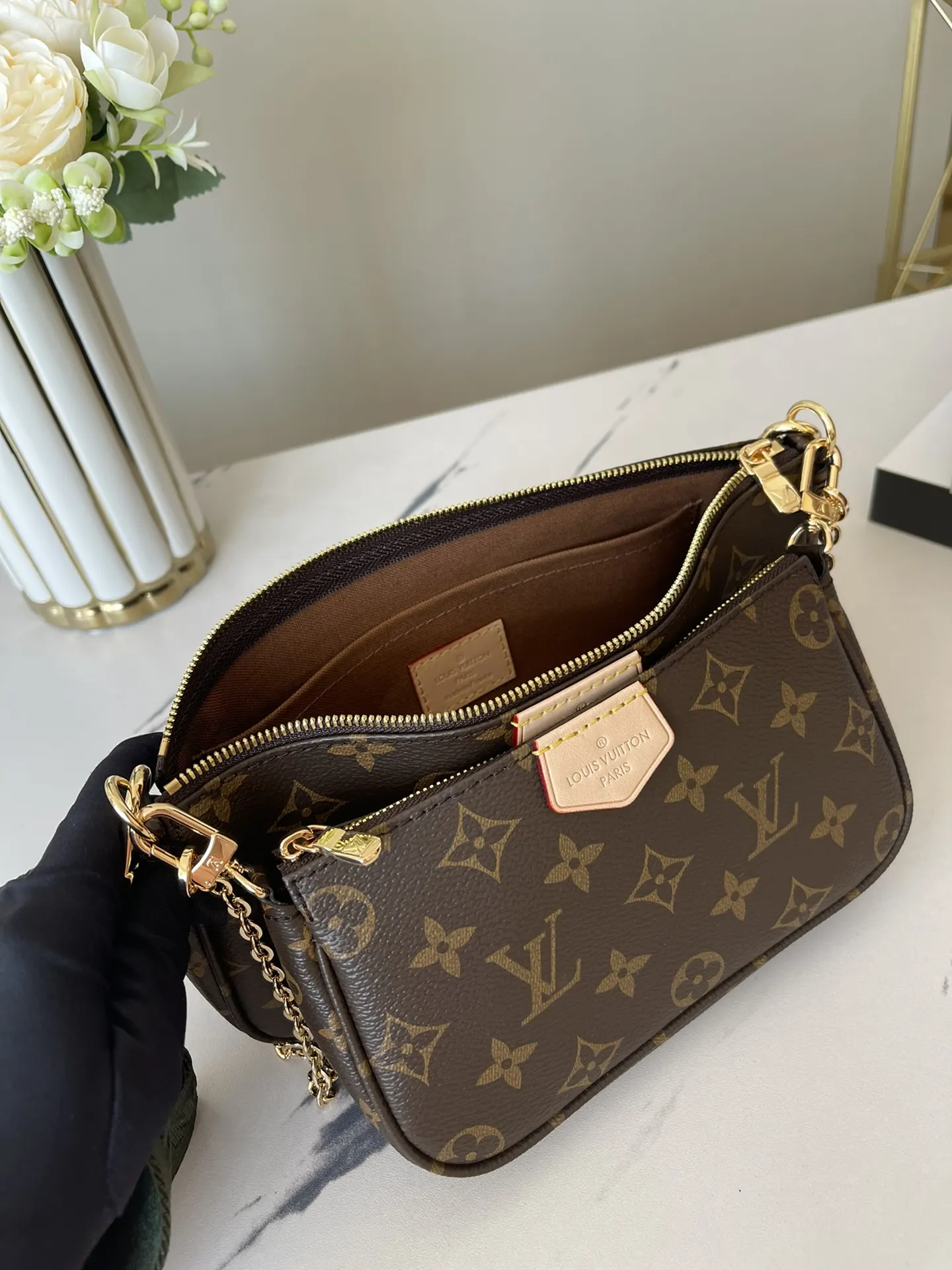 LV 粉色 綠色 帆布 鏈條包 精致鏈條款(數字9) LV 粉色 綠色 帆布 鏈條包 精致鏈條款(數字9)