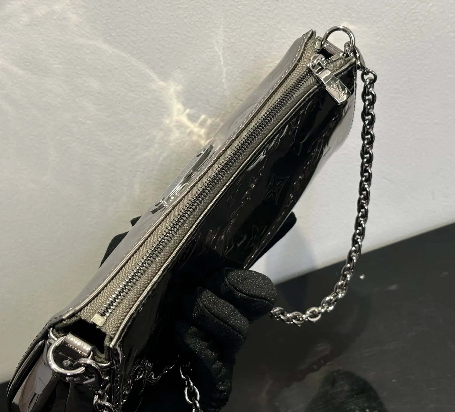 Louis Vuitton Pochette Monogram 链条包 银色