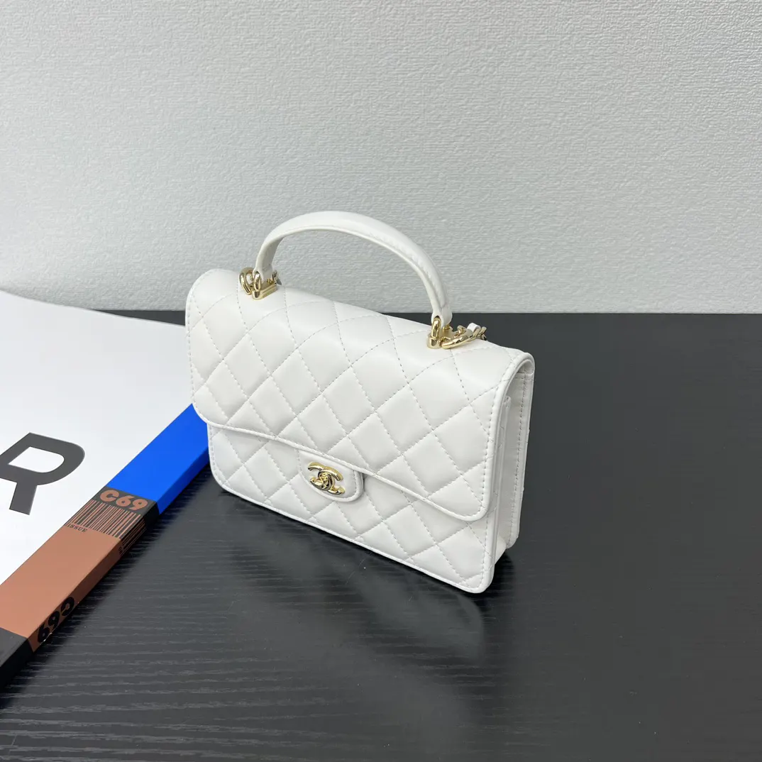 Chanel 白色 皮革 菱格绗缝 手提包