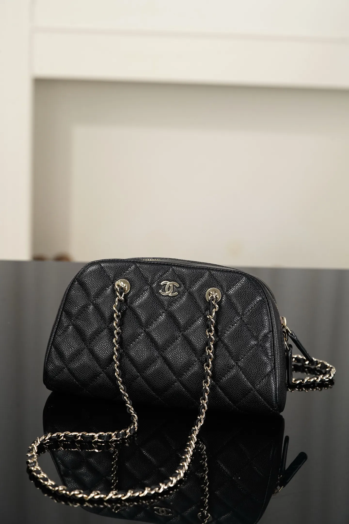 Black Gold Chain Bag Classic