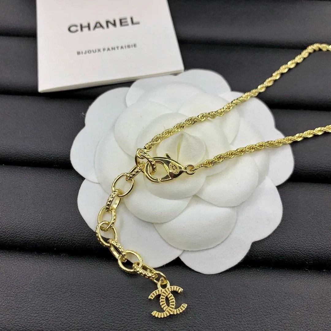 Chanel 双C项链