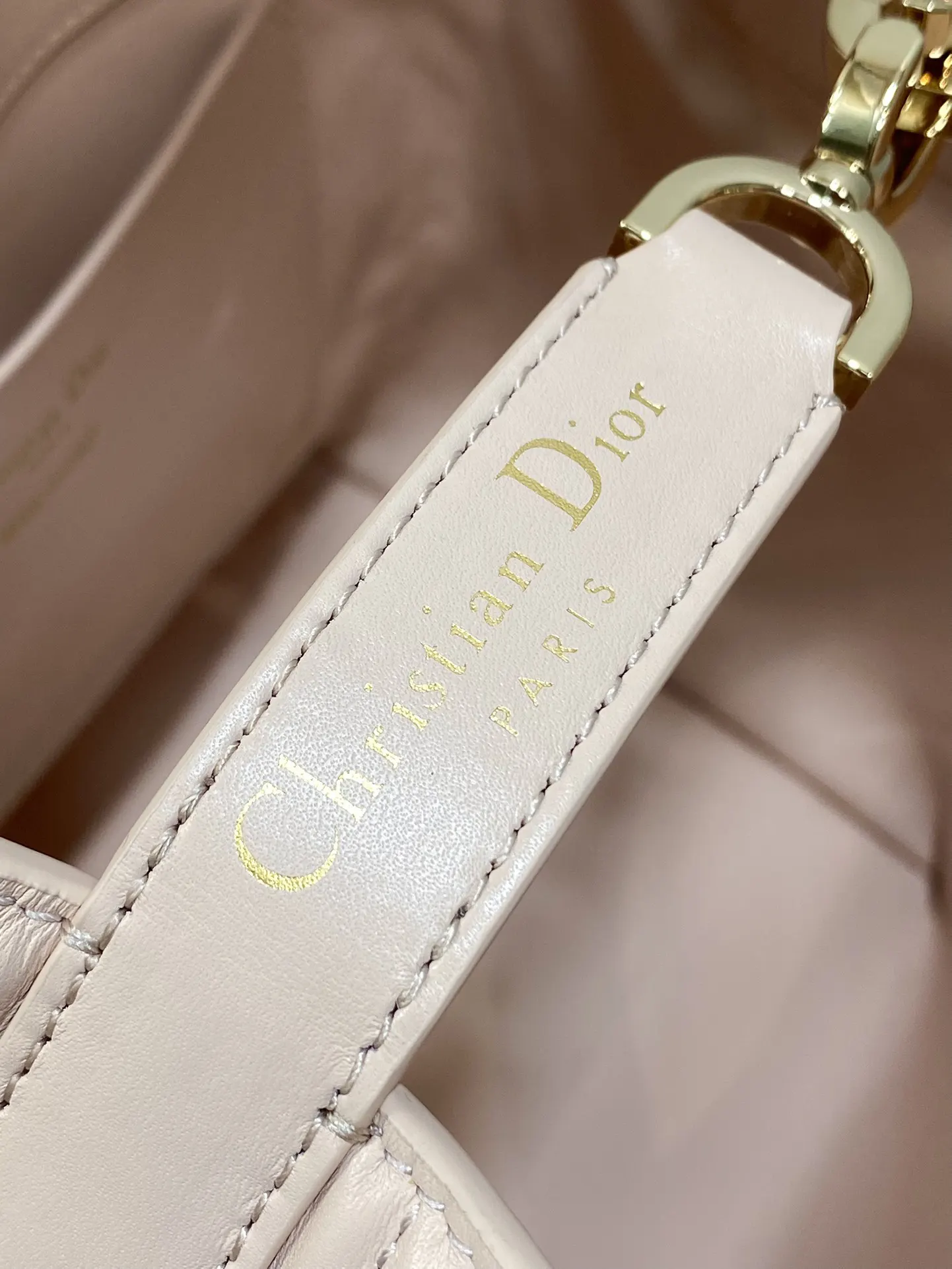 小牛皮 中号粉 Toujours竖版系列中号 专属菜 水桶包 休閒水桶款