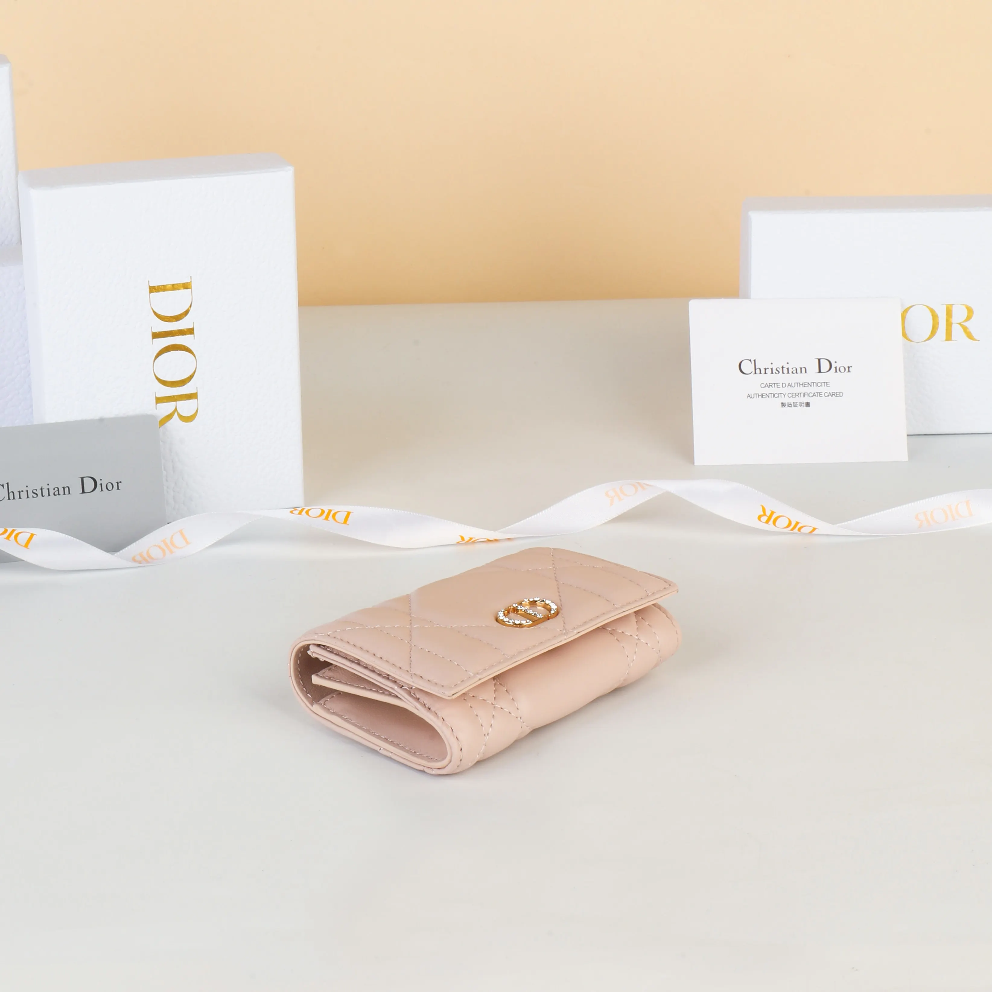 Dior Caro 米白色羊皮卡包 精致短款钱包