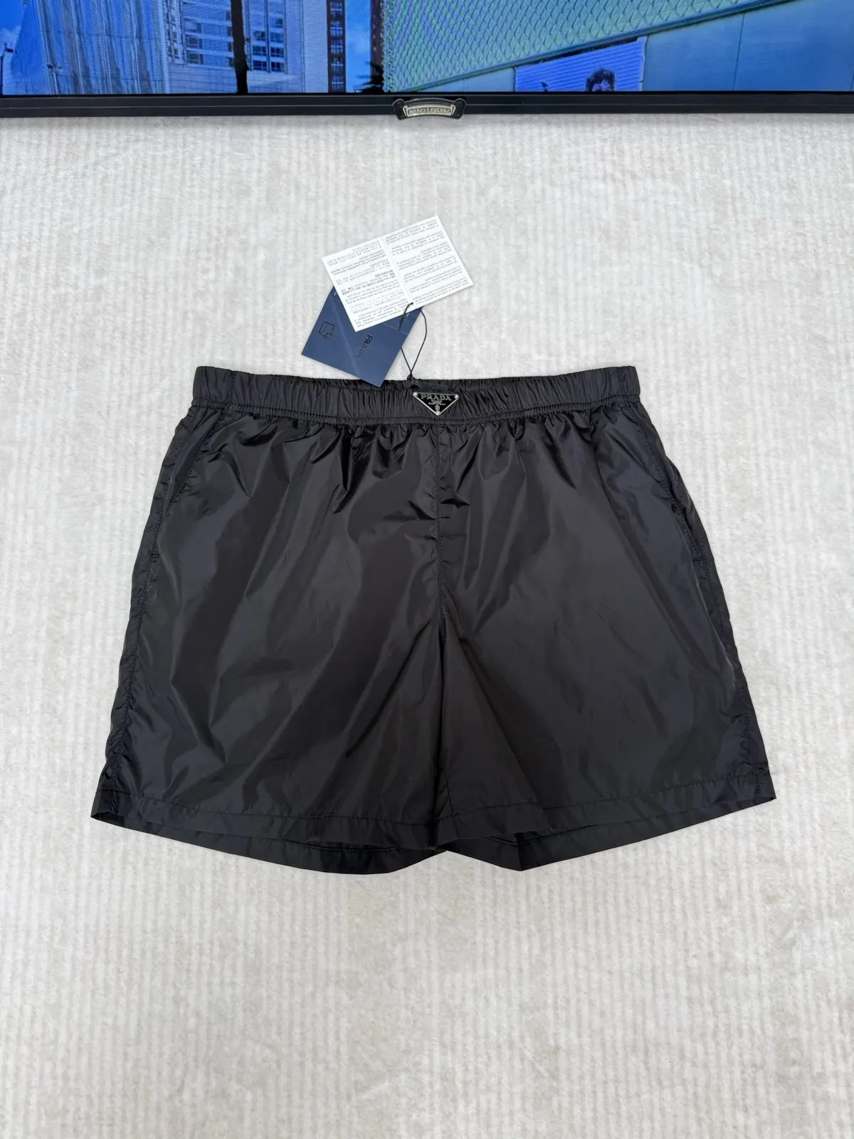 PRADA Re-Nylon尼龙 三角标 短裤 休闲宽松款