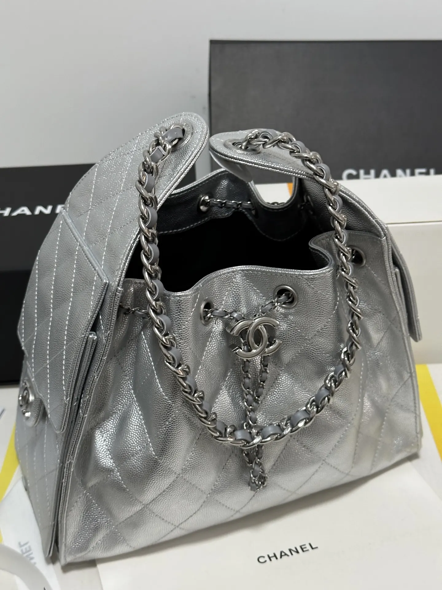 White Silver Hobo Shoulder Bag Vintage Leather