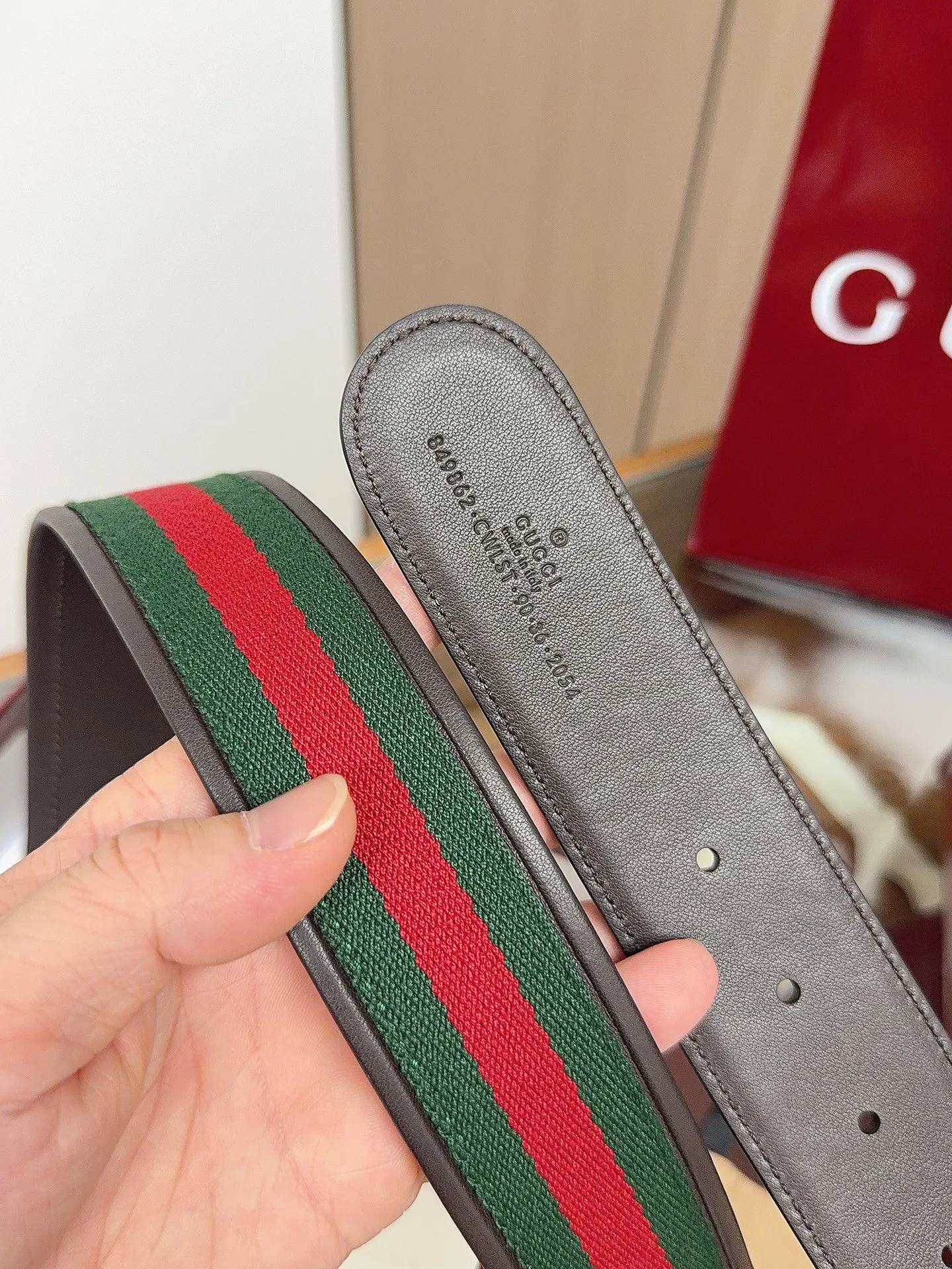 Gucci 双G扣牛皮腰带