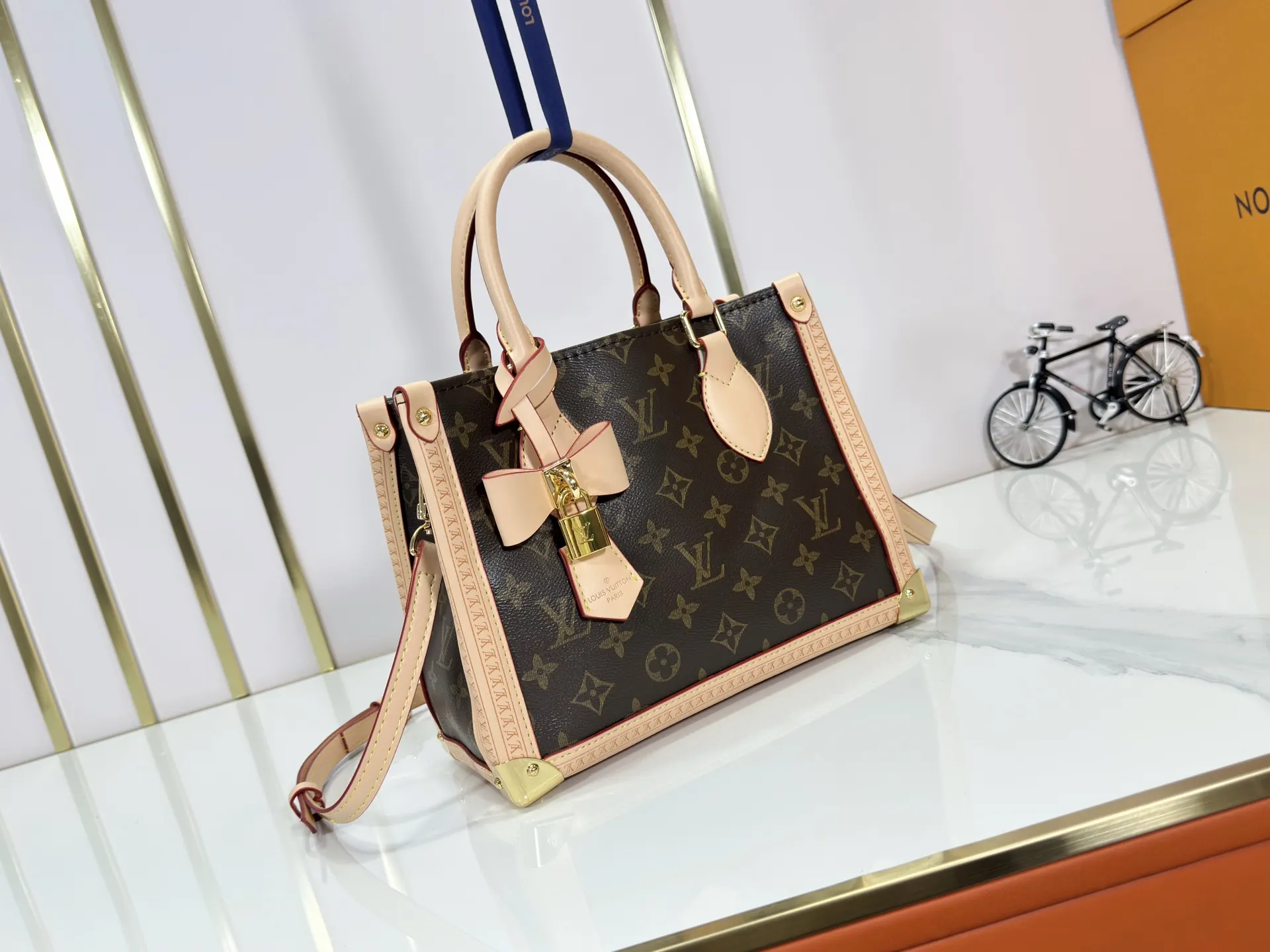 Louis Vuitton Suitcase Travel Lightweight Leather