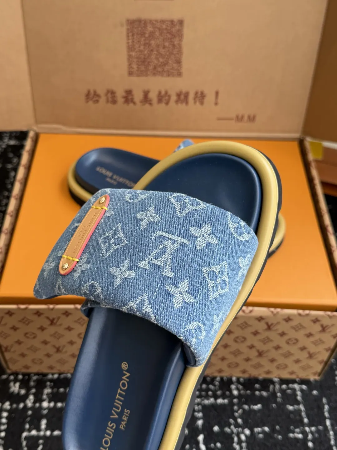 精選 拖鞋 轻便舒適款(數字5) 精選 拖鞋 轻便舒適款(數字5)