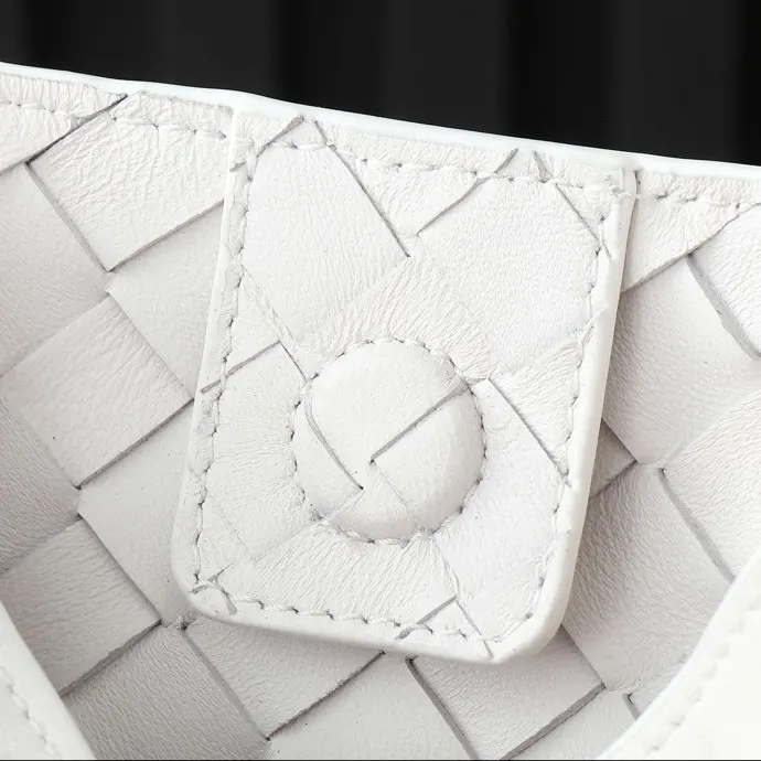 Bottega Veneta 棕色 链条包 精致链条款