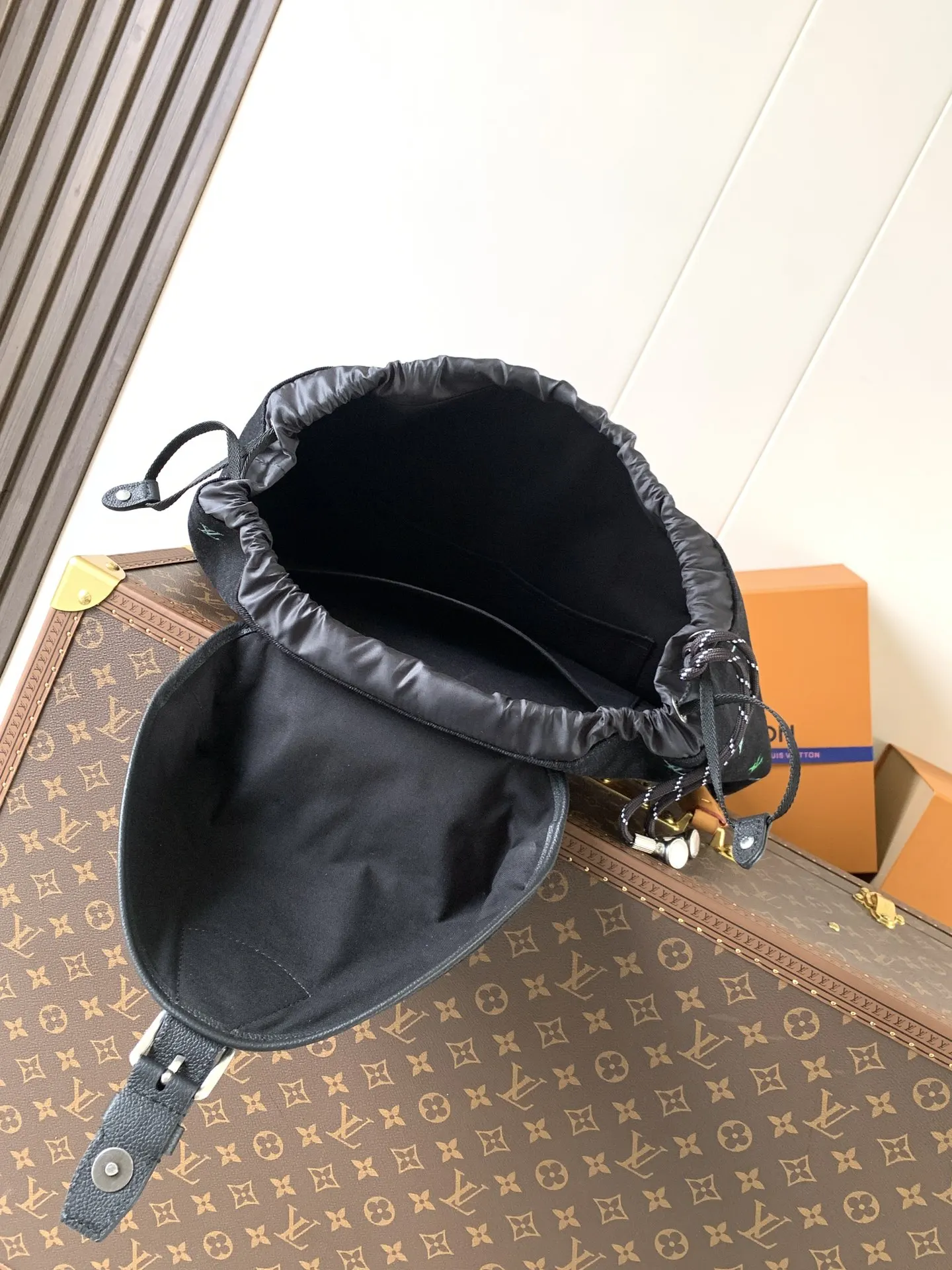 Louis Vuitton Backpack Image 9 Louis Vuitton Backpack Image 9