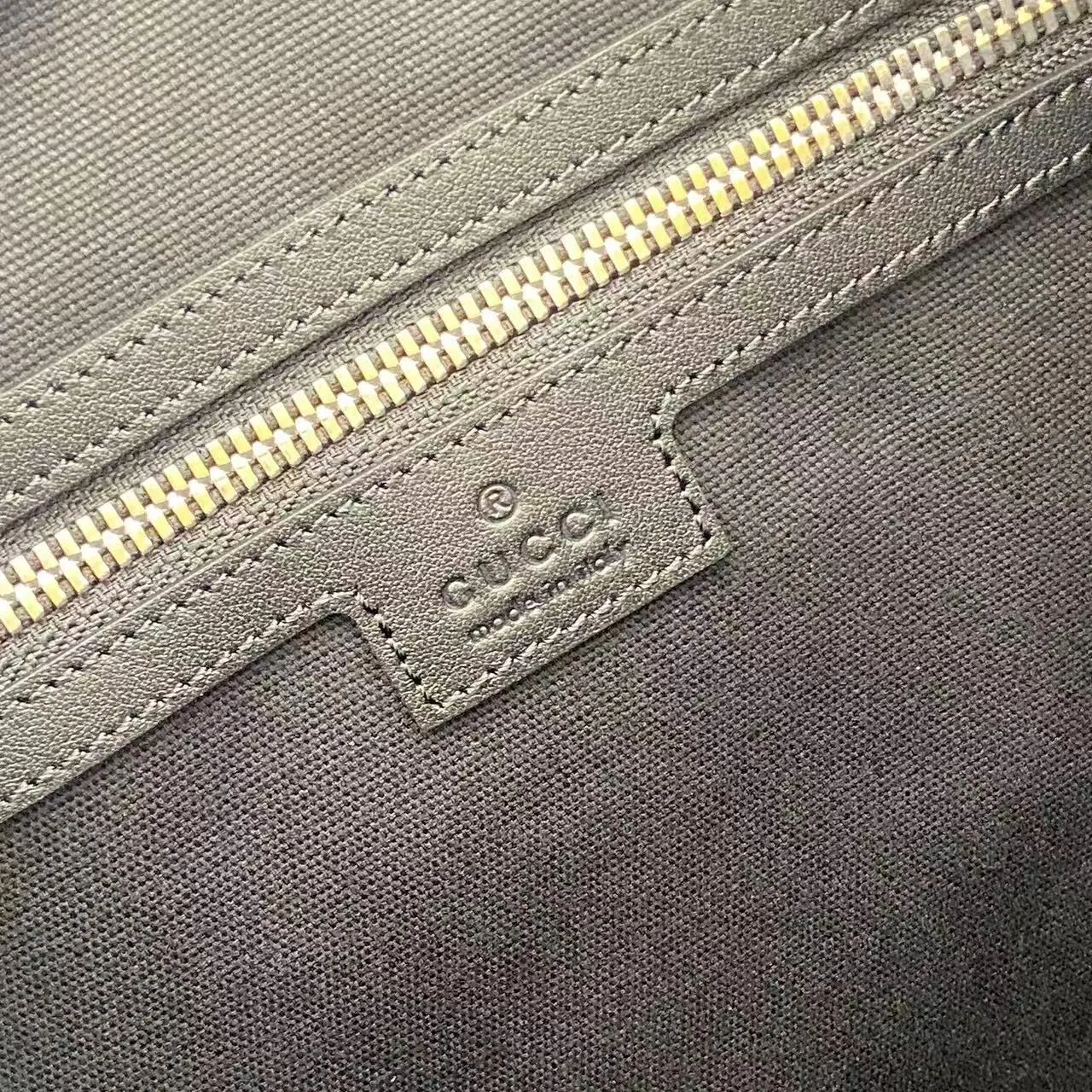 Gucci GG Emblem 黑色 帆布 公文包 商務通勤款
