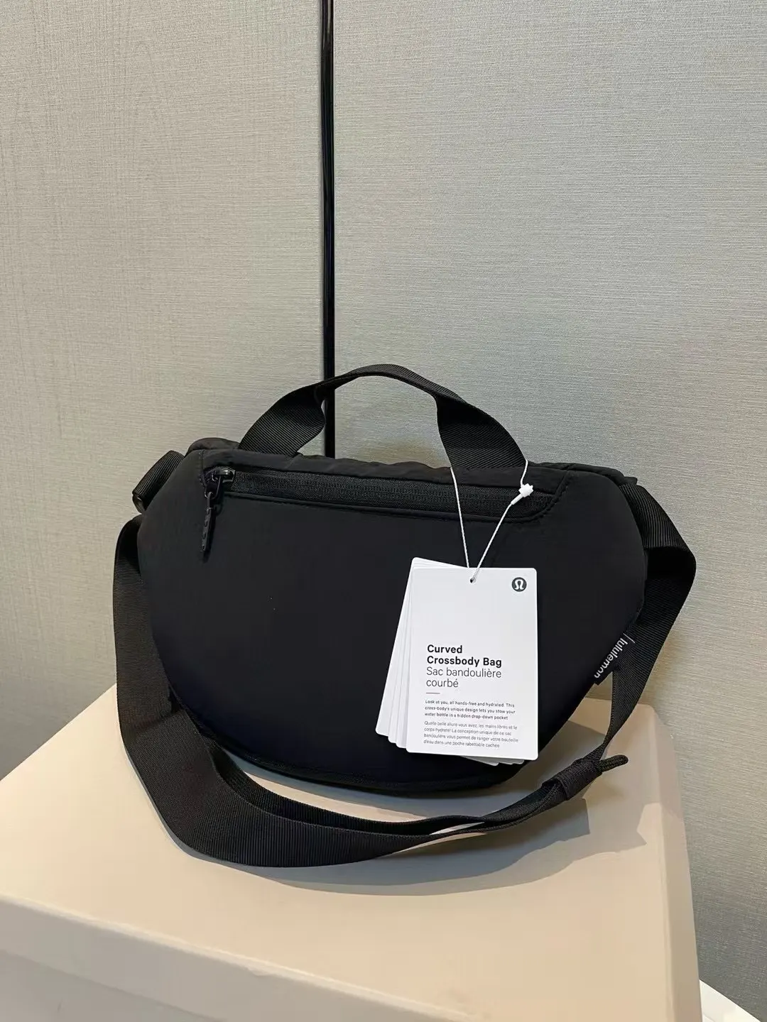 黑色 Lululemon Curved Cross 腰包 休閒腰包款